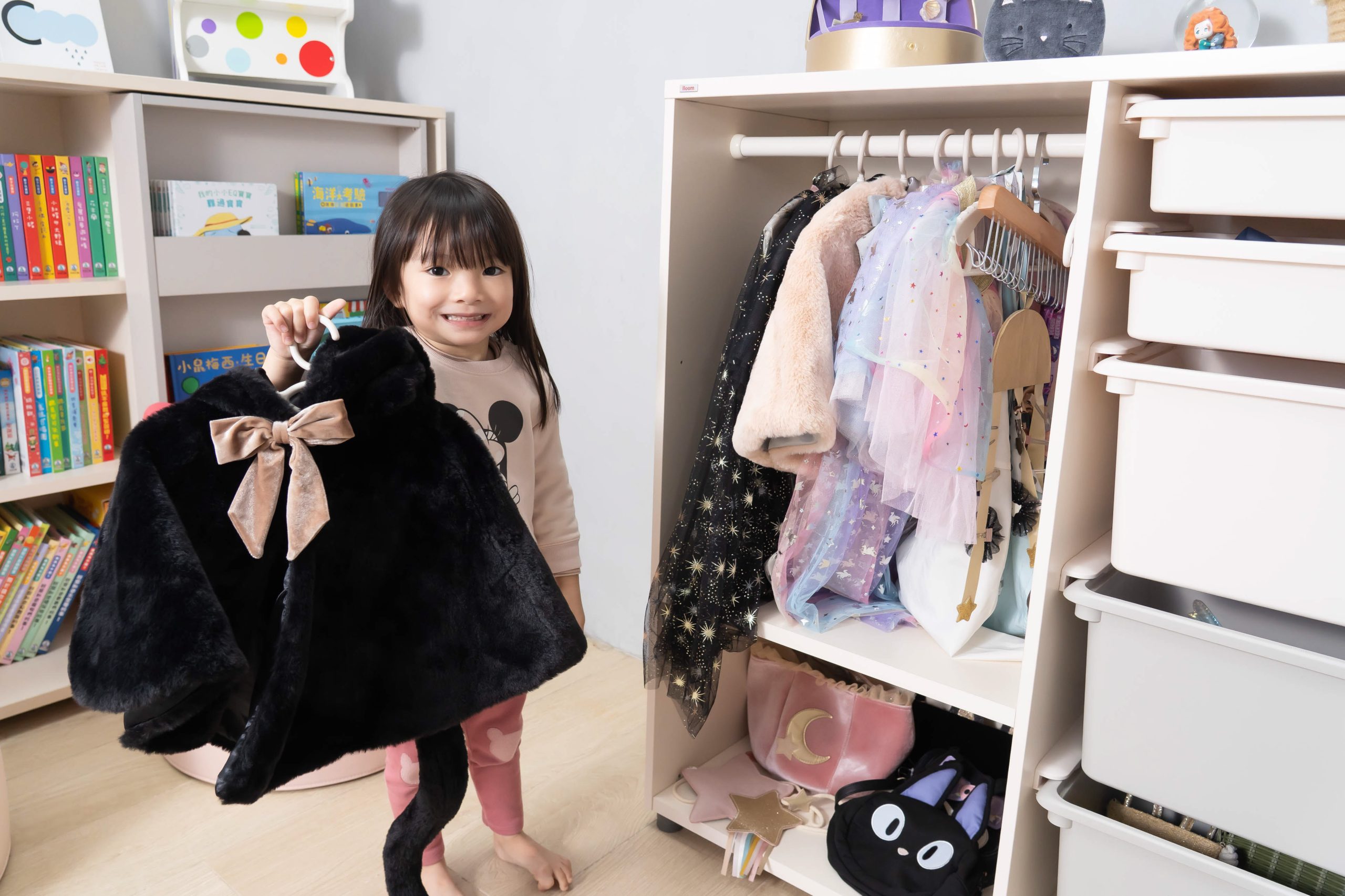 兒童房佈置採購全攻略【韓國iloom怡倫家居|書櫃+玩具櫃+故事屋|豌豆桌椅+小鴨電動書桌椅|雲朵床+雙層床|電動沙發+桌|安全無毒最安心】 兒童房佈置採購全攻略【韓國iloom怡倫家居|書櫃+玩具櫃+故事屋|豌豆桌椅+小鴨電動書桌椅|雲朵床+雙層床|電動沙發+桌|安全無毒最安心】