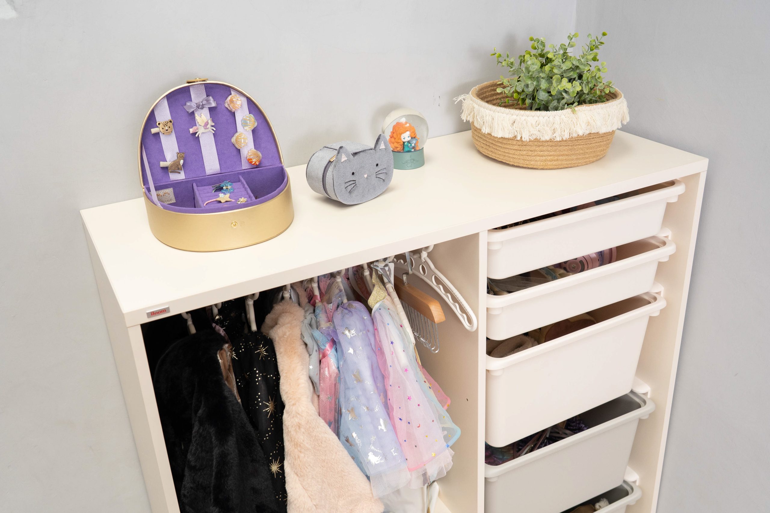 兒童房佈置採購全攻略【韓國iloom怡倫家居|書櫃+玩具櫃+故事屋|豌豆桌椅+小鴨電動書桌椅|雲朵床+雙層床|電動沙發+桌|安全無毒最安心】 兒童房佈置採購全攻略【韓國iloom怡倫家居|書櫃+玩具櫃+故事屋|豌豆桌椅+小鴨電動書桌椅|雲朵床+雙層床|電動沙發+桌|安全無毒最安心】