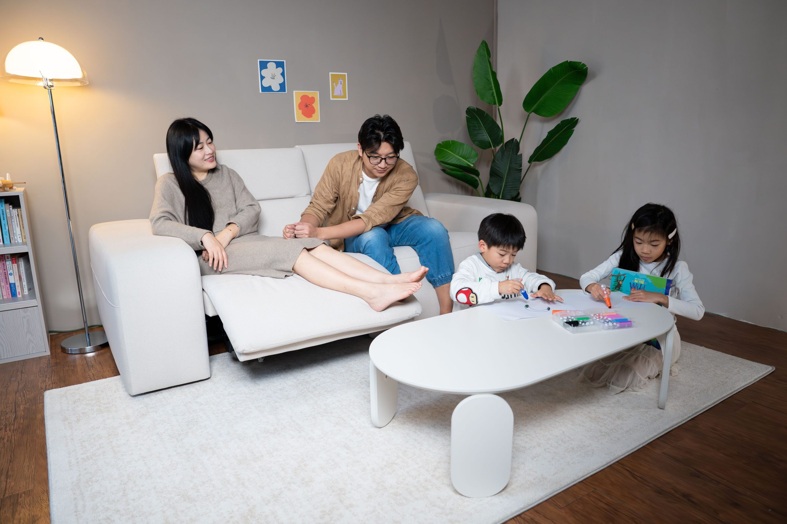 兒童房佈置採購全攻略【韓國iloom怡倫家居|書櫃+玩具櫃+故事屋|豌豆桌椅+小鴨電動書桌椅|雲朵床+雙層床|電動沙發+桌|安全無毒最安心】 兒童房佈置採購全攻略【韓國iloom怡倫家居|書櫃+玩具櫃+故事屋|豌豆桌椅+小鴨電動書桌椅|雲朵床+雙層床|電動沙發+桌|安全無毒最安心】