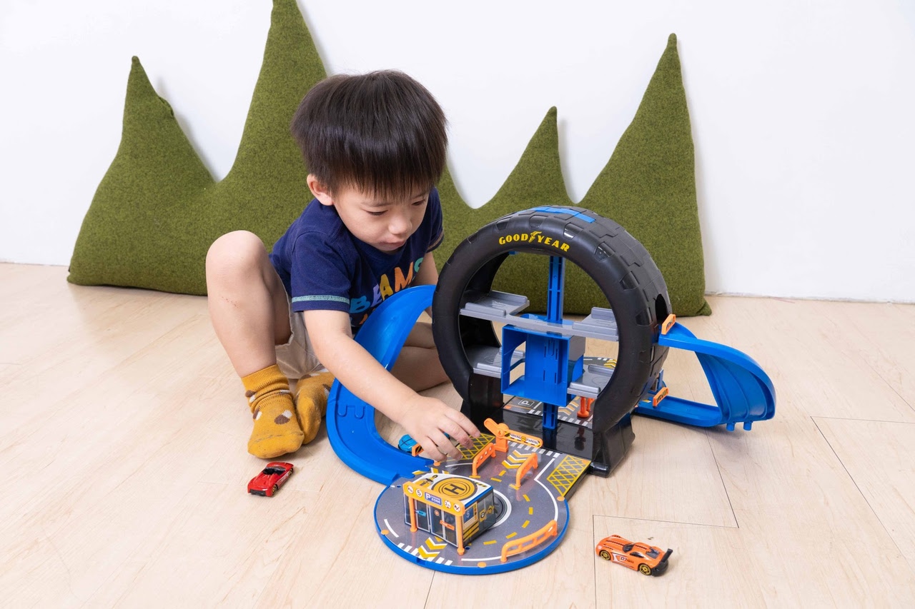 孩子看到尖叫!有夠好玩【美國GOODYEAR固特異聯名 車車遊戲組|STANLEY Jr工具台。工程車。車車遊戲組】~茜茜團購優惠 孩子看到尖叫!有夠好玩【美國GOODYEAR固特異聯名 車車遊戲組|STANLEY Jr工具台。工程車。車車遊戲組】~茜茜團購優惠