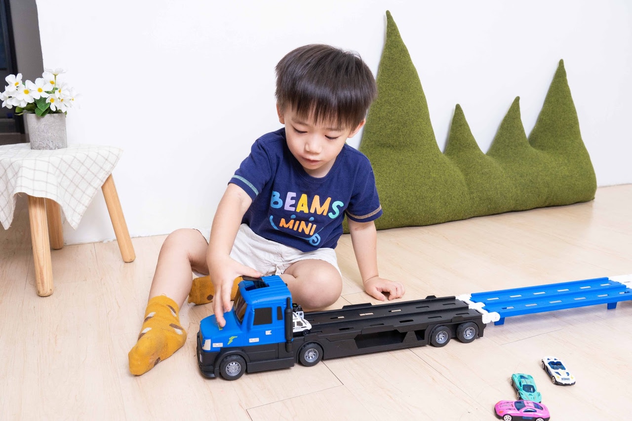 孩子看到尖叫!有夠好玩【美國GOODYEAR固特異聯名 車車遊戲組|STANLEY Jr工具台。工程車。車車遊戲組】~茜茜團購優惠 孩子看到尖叫!有夠好玩【美國GOODYEAR固特異聯名 車車遊戲組|STANLEY Jr工具台。工程車。車車遊戲組】~茜茜團購優惠