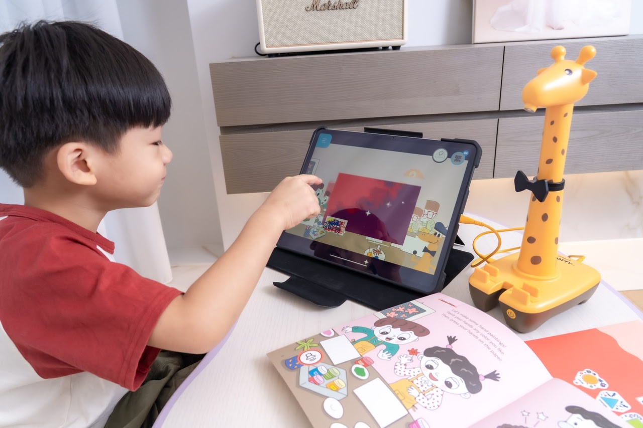 讓孩子愛上閱讀！【AR pedia虛實互動式英文繪本。中英發音】AR Words英語角色扮演+迪士尼互動繪本｜導讀電子書+茜茜延伸教材+學習單