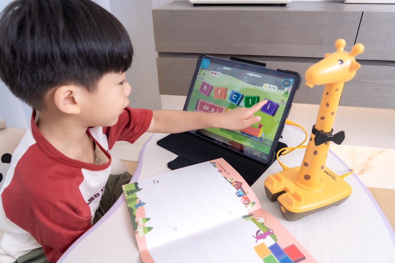 讓孩子愛上閱讀！【AR pedia虛實互動式英文繪本。中英發音】AR Words英語角色扮演+迪士尼互動繪本｜導讀電子書+茜茜延伸教材+學習單