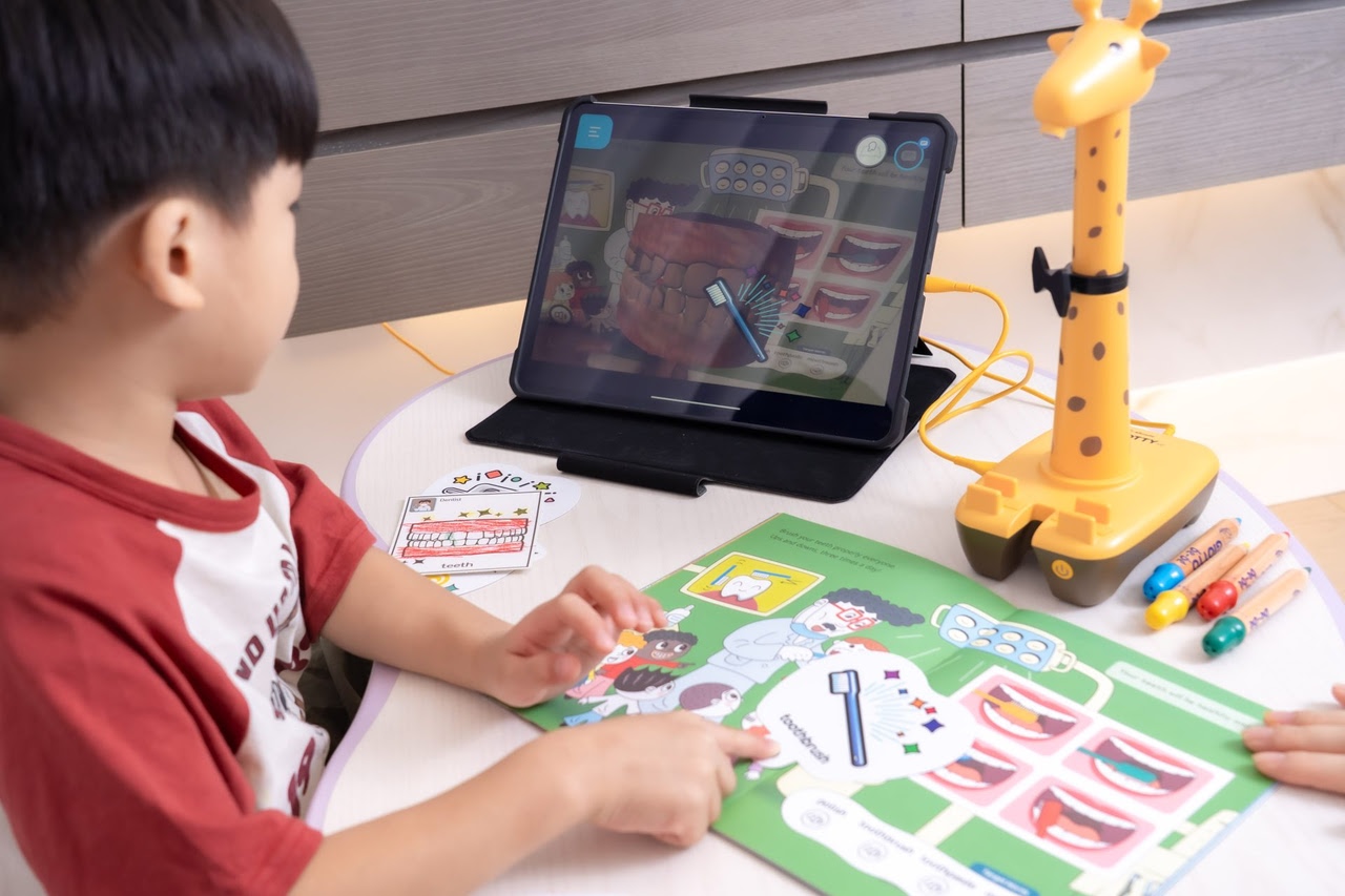 讓孩子愛上閱讀！【AR pedia虛實互動式英文繪本。中英發音】AR Words英語角色扮演+迪士尼互動繪本｜導讀電子書+茜茜延伸教材+學習單