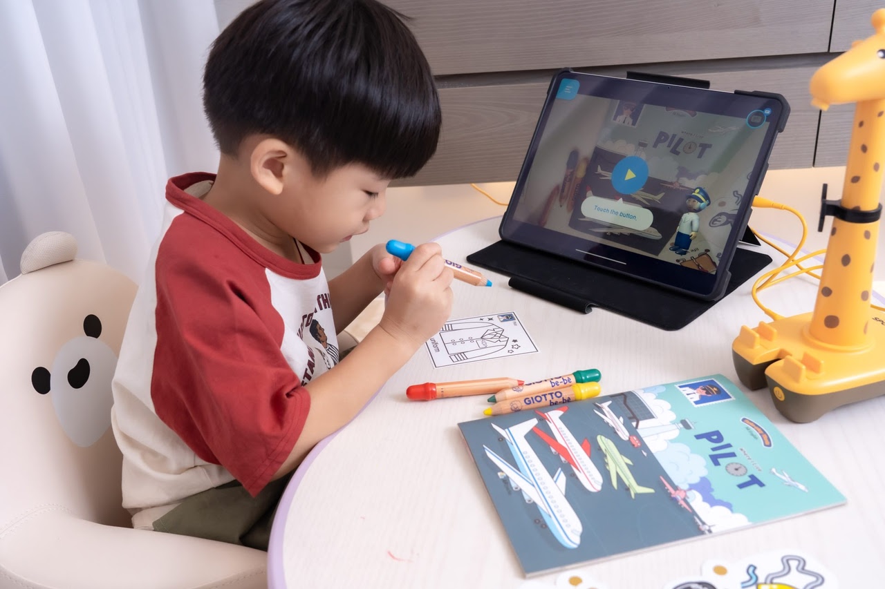 讓孩子愛上閱讀！【AR pedia虛實互動式英文繪本。中英發音】AR Words英語角色扮演+迪士尼互動繪本｜導讀電子書+茜茜延伸教材+學習單