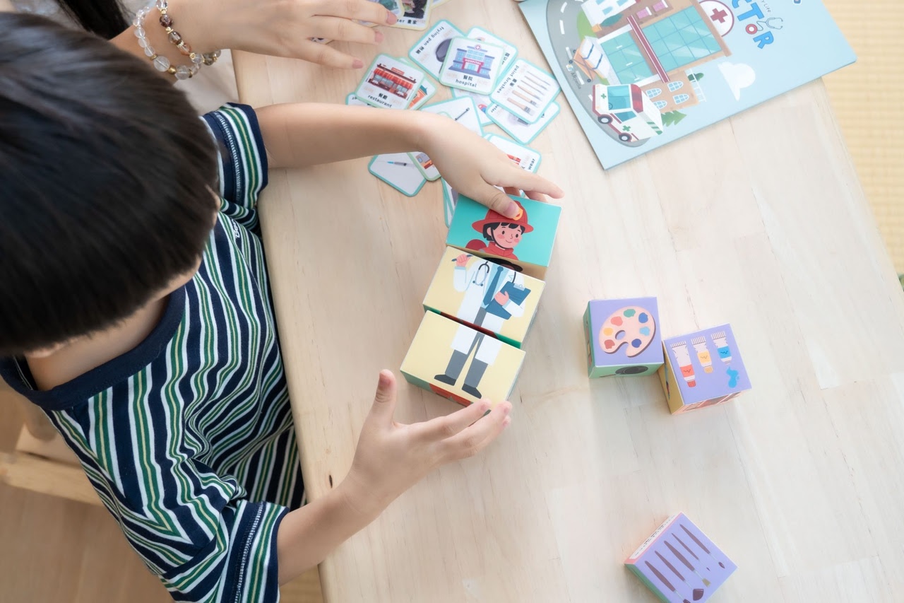 讓孩子愛上閱讀！【AR pedia虛實互動式英文繪本。中英發音】AR Words英語角色扮演+迪士尼互動繪本｜導讀電子書+茜茜延伸教材+學習單