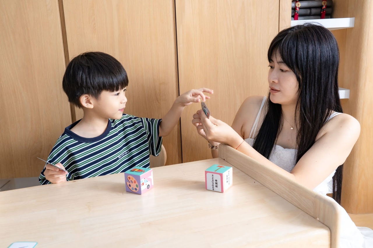 讓孩子愛上閱讀！【AR pedia虛實互動式英文繪本。中英發音】AR Words英語角色扮演+迪士尼互動繪本｜導讀電子書+茜茜延伸教材+學習單