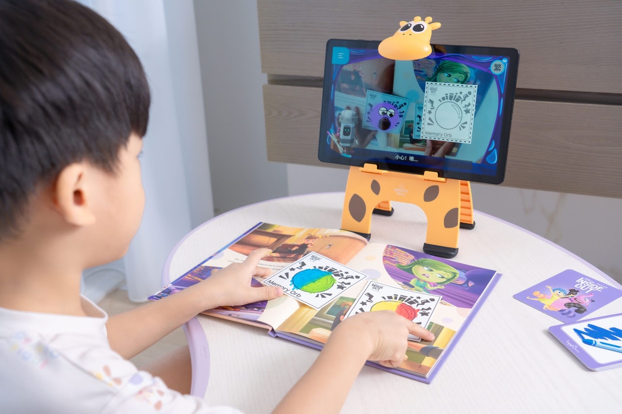 讓孩子愛上閱讀！【AR pedia虛實互動式英文繪本。中英發音】AR Words英語角色扮演+迪士尼互動繪本｜導讀電子書+茜茜延伸教材+學習單
