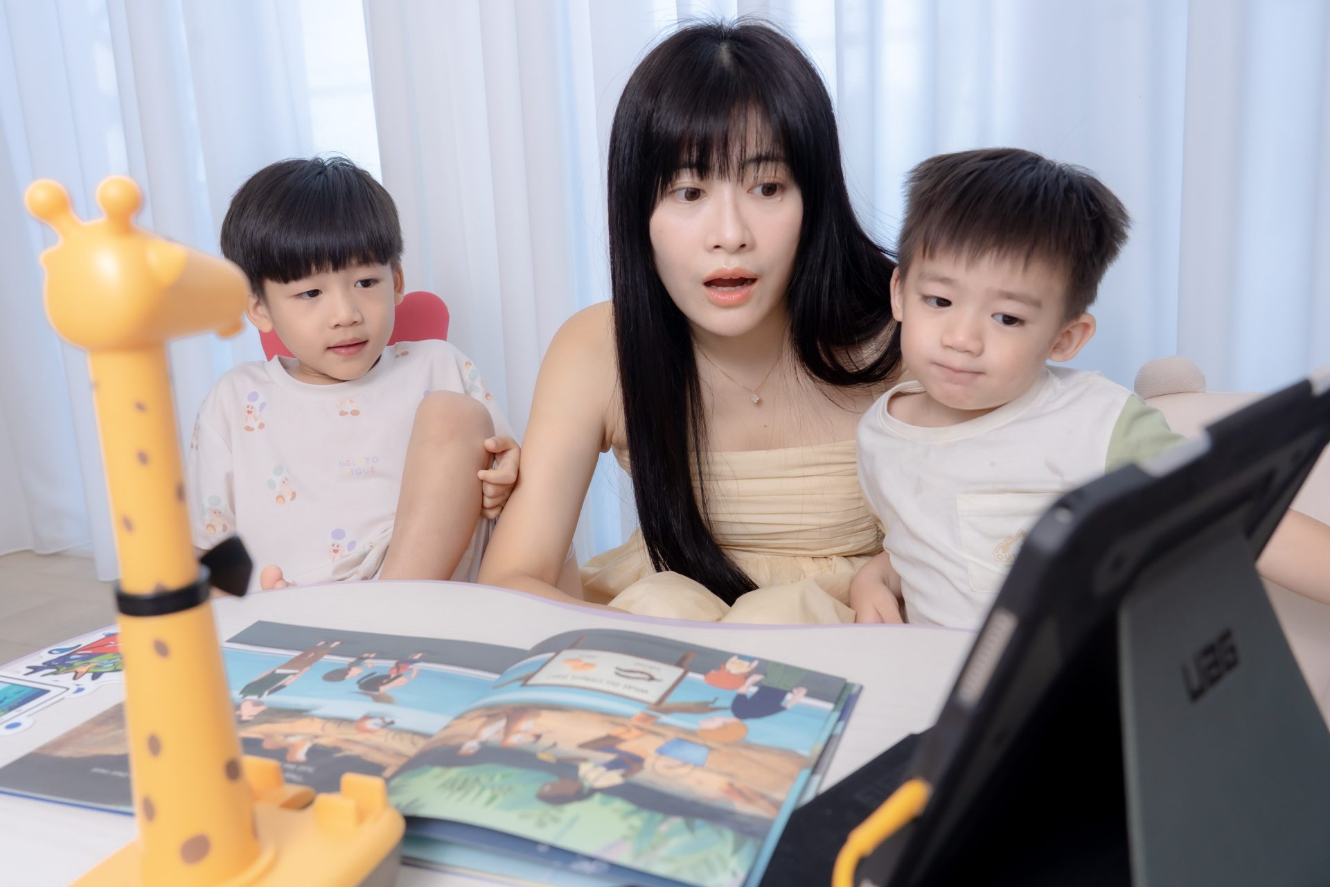 把閱讀變成孩子的主動選擇!【AR pedia虛實互動式英文繪本。中英發音】In to C社會+In to Q好奇+Science自然科普 把閱讀變成孩子的主動選擇!【AR pedia虛實互動式英文繪本。中英發音】In to C社會+In to Q好奇+Science自然科普