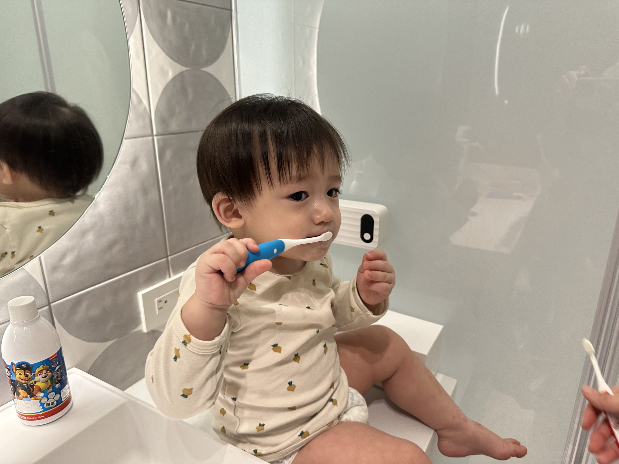 寶貝牙齒怎麼刷？【0~12Y五階段口腔保健全攻略】｜茜茜育兒好文