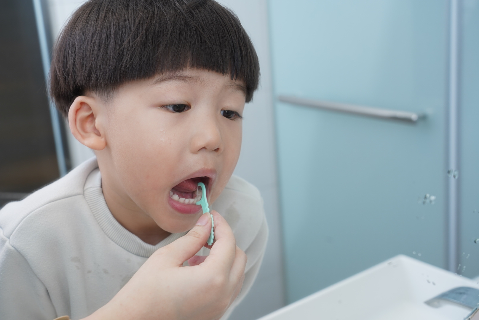 寶貝牙齒怎麼刷？【0~12Y五階段口腔保健全攻略】｜茜茜育兒好文