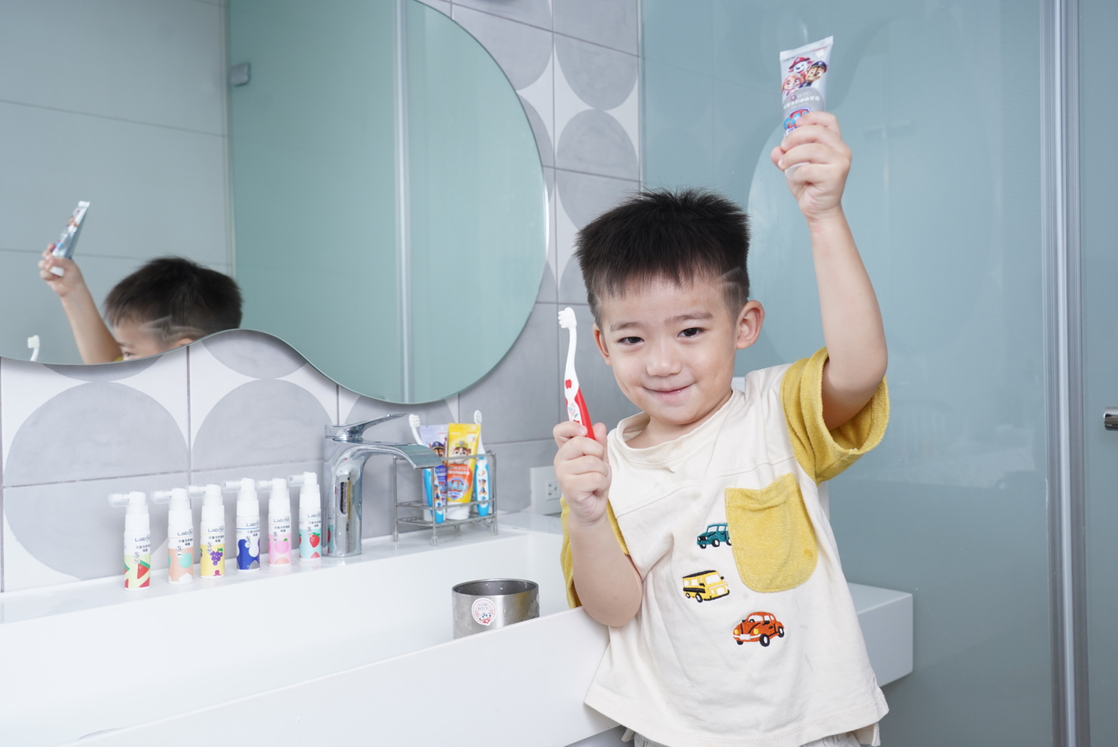 寶貝牙齒怎麼刷？【0~12Y五階段口腔保健全攻略】｜茜茜育兒好文