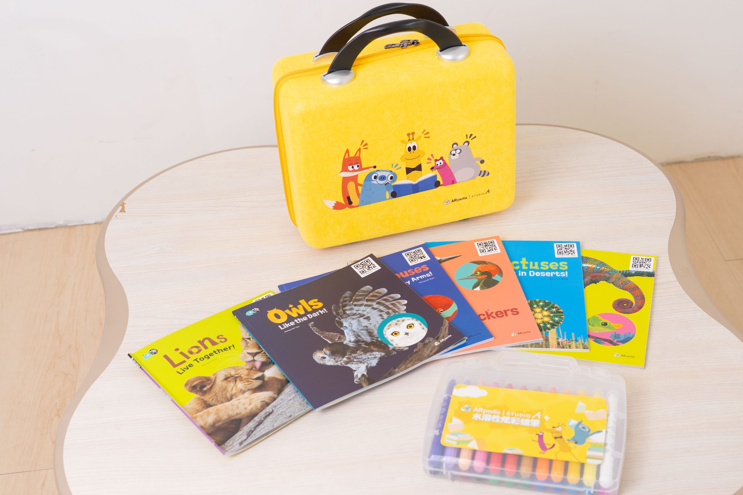 把閱讀變成孩子的主動選擇！【AR pedia虛實互動式英文繪本。中英發音】In to C社會+In to Q好奇+Science自然科普｜導讀電子書+茜茜延伸教材+學習單～茜茜團購