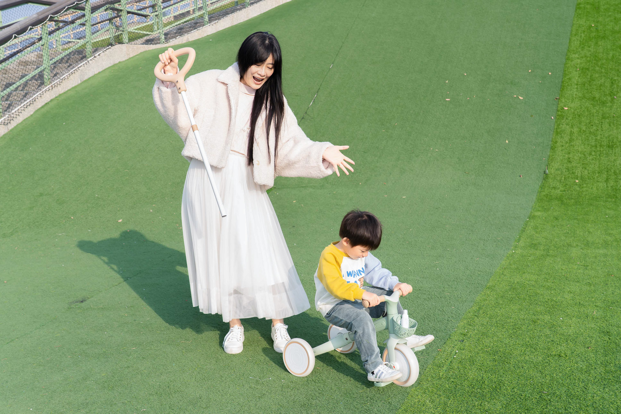 【從8個月玩到5-6歲｜法國Globber TRIKE五合一折疊三輪車(秒變兩輪滑步車。內有轉彎影片)｜寶寶2合1三輪滑步/腳踏車】茜茜團購