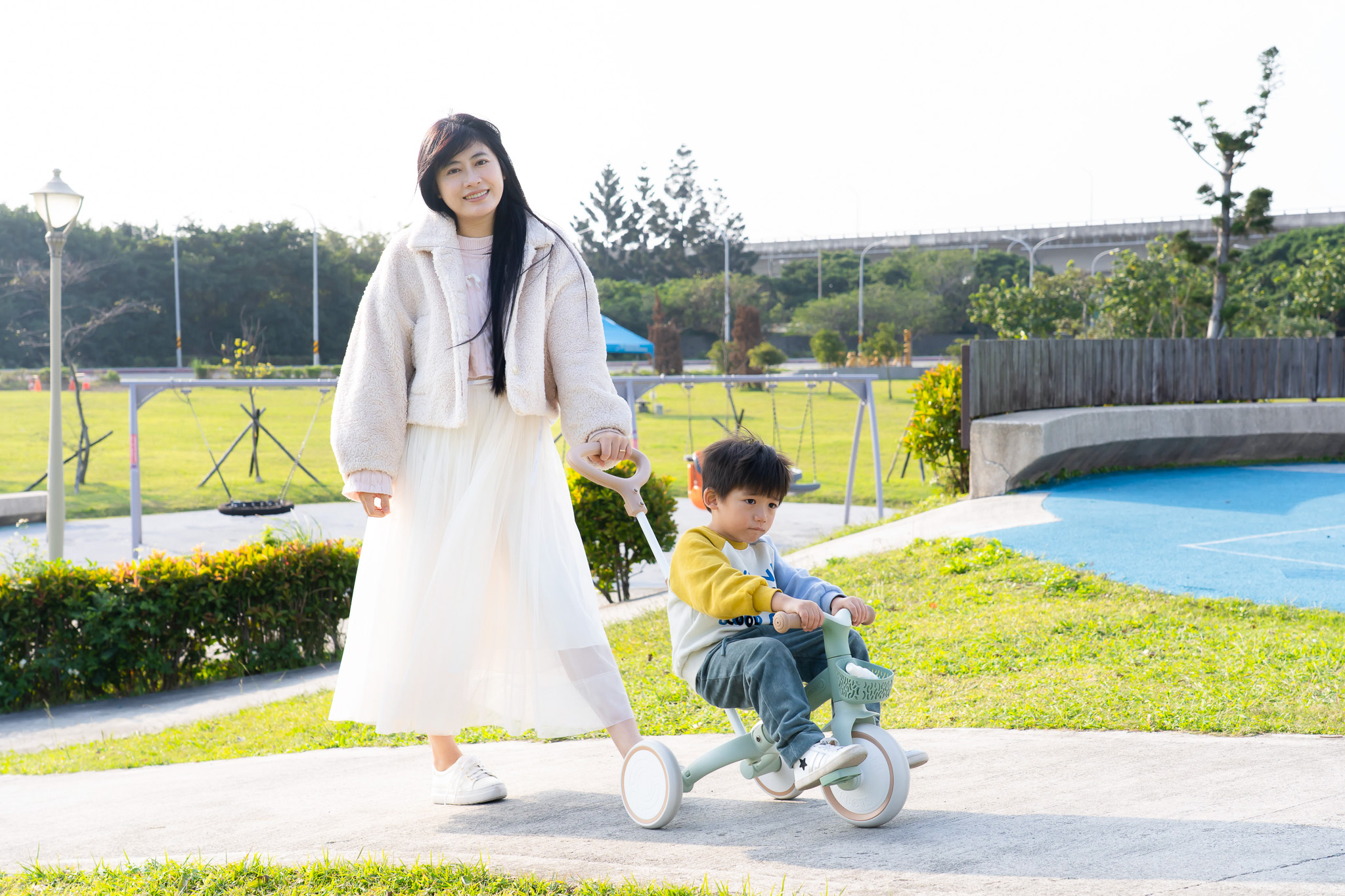 【從8個月玩到5-6歲｜法國Globber TRIKE五合一折疊三輪車(秒變兩輪滑步車。內有轉彎影片)｜寶寶2合1三輪滑步/腳踏車】茜茜團購