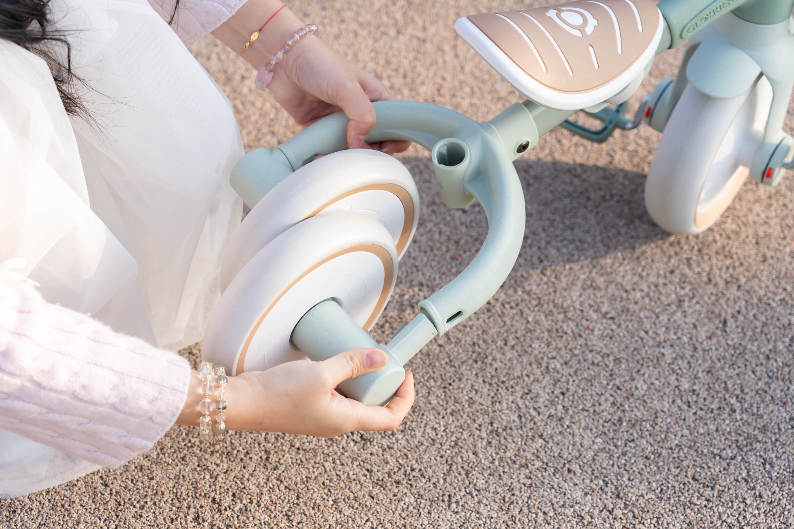 【從8個月玩到5-6歲｜法國Globber TRIKE五合一折疊三輪車(秒變兩輪滑步車。內有轉彎影片)｜寶寶2合1三輪滑步/腳踏車】茜茜團購