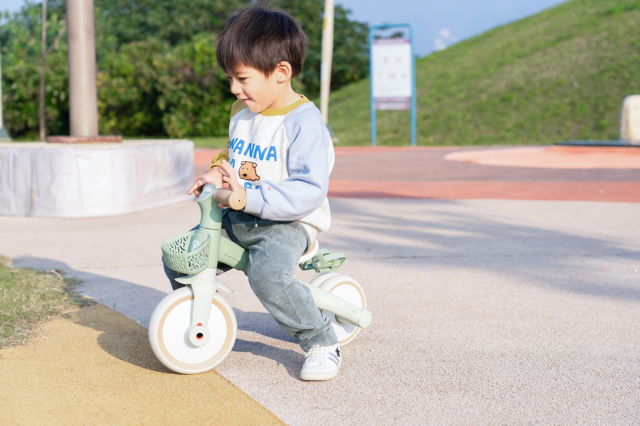 【從8個月玩到5-6歲｜法國Globber TRIKE五合一折疊三輪車(秒變兩輪滑步車。內有轉彎影片)｜寶寶2合1三輪滑步/腳踏車】茜茜團購