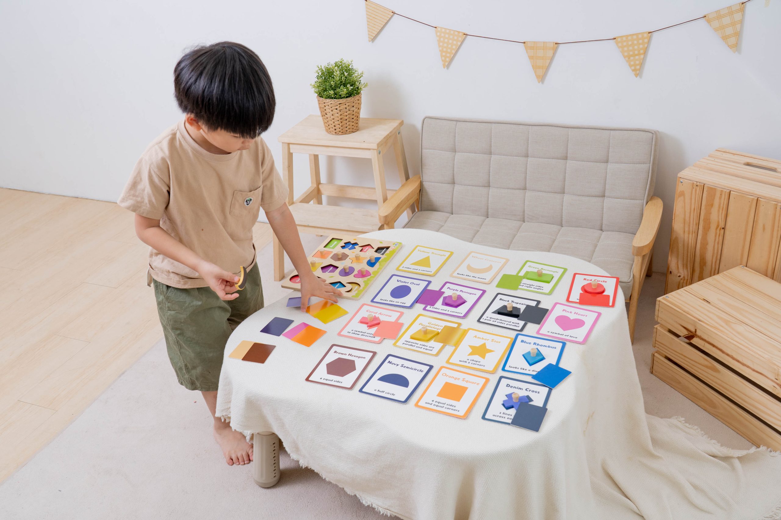 孩子玩得開心、學得更快！【Curios認知圖卡、配對拼圖、學習遊戲盒】茜茜獨家送音檔