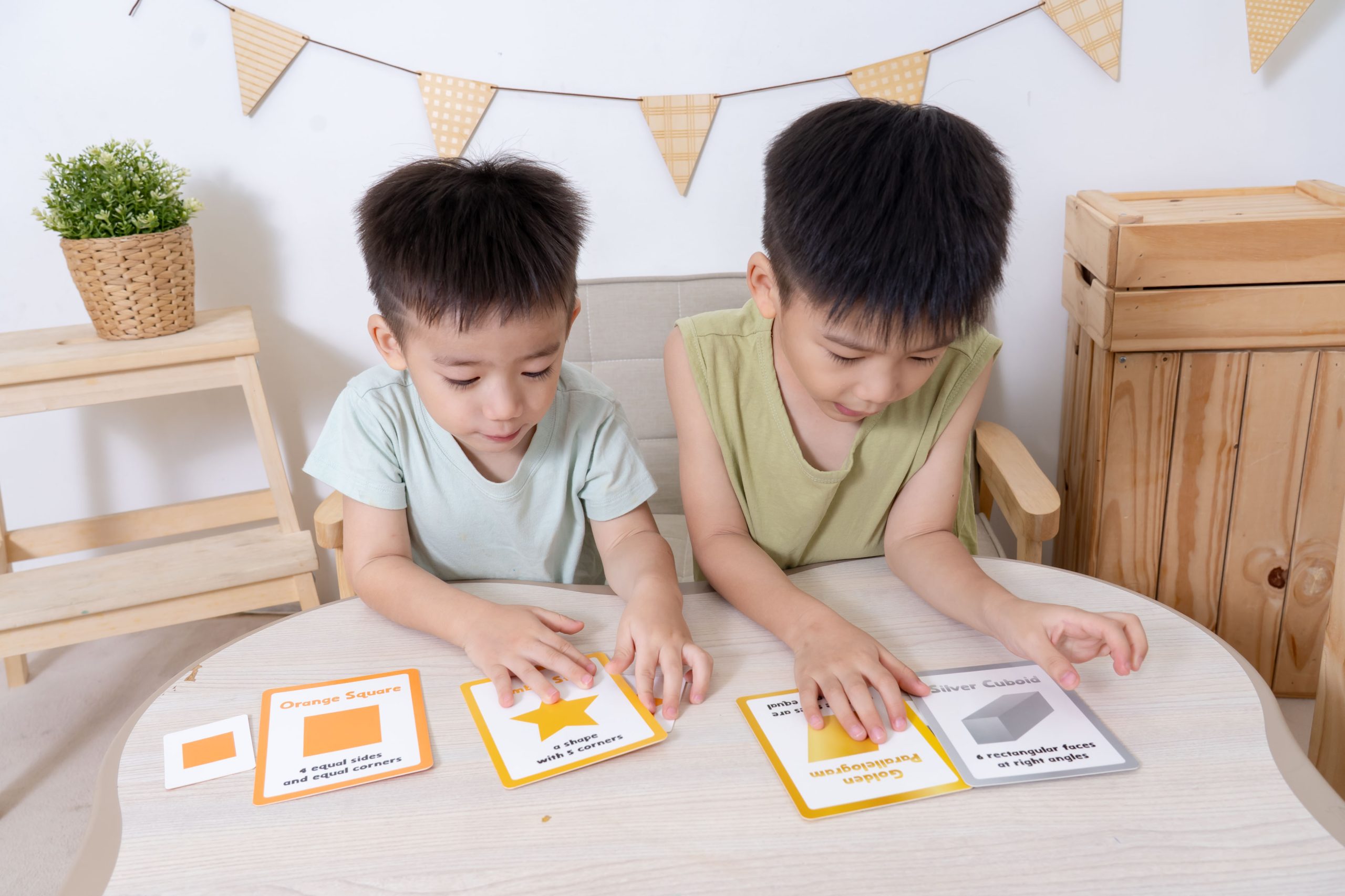孩子玩得開心、學得更快！【Curios認知圖卡、配對拼圖、學習遊戲盒】茜茜獨家送音檔