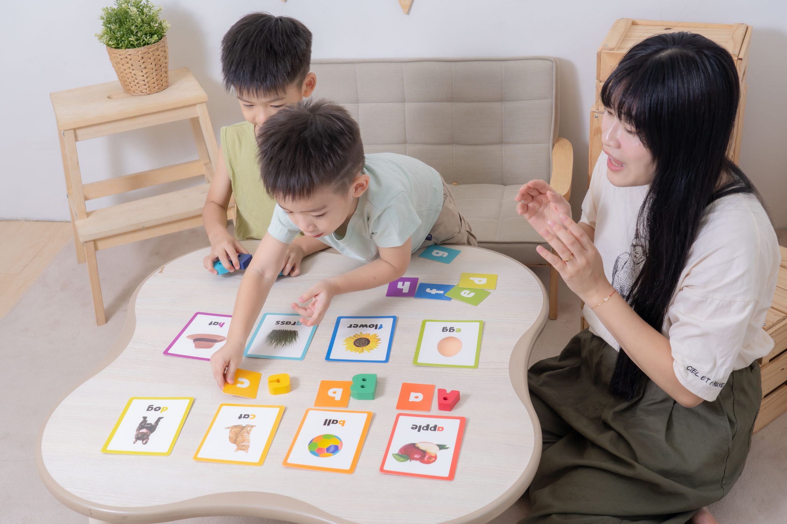 孩子玩得開心、學得更快！【Curios認知圖卡、配對拼圖、學習遊戲盒】茜茜獨家送音檔