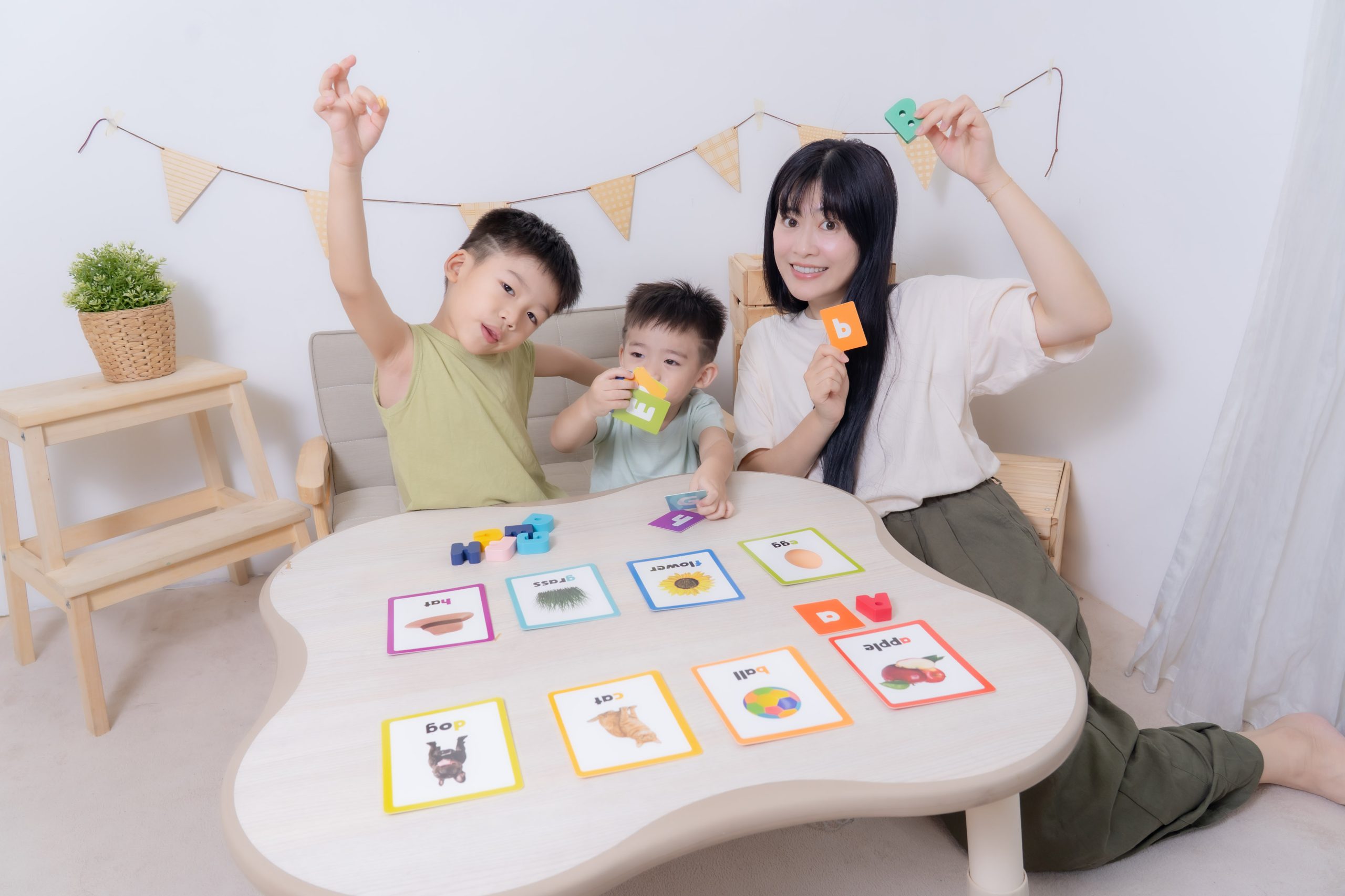 孩子玩得開心、學得更快！【Curios認知圖卡、配對拼圖、學習遊戲盒】茜茜獨家送音檔