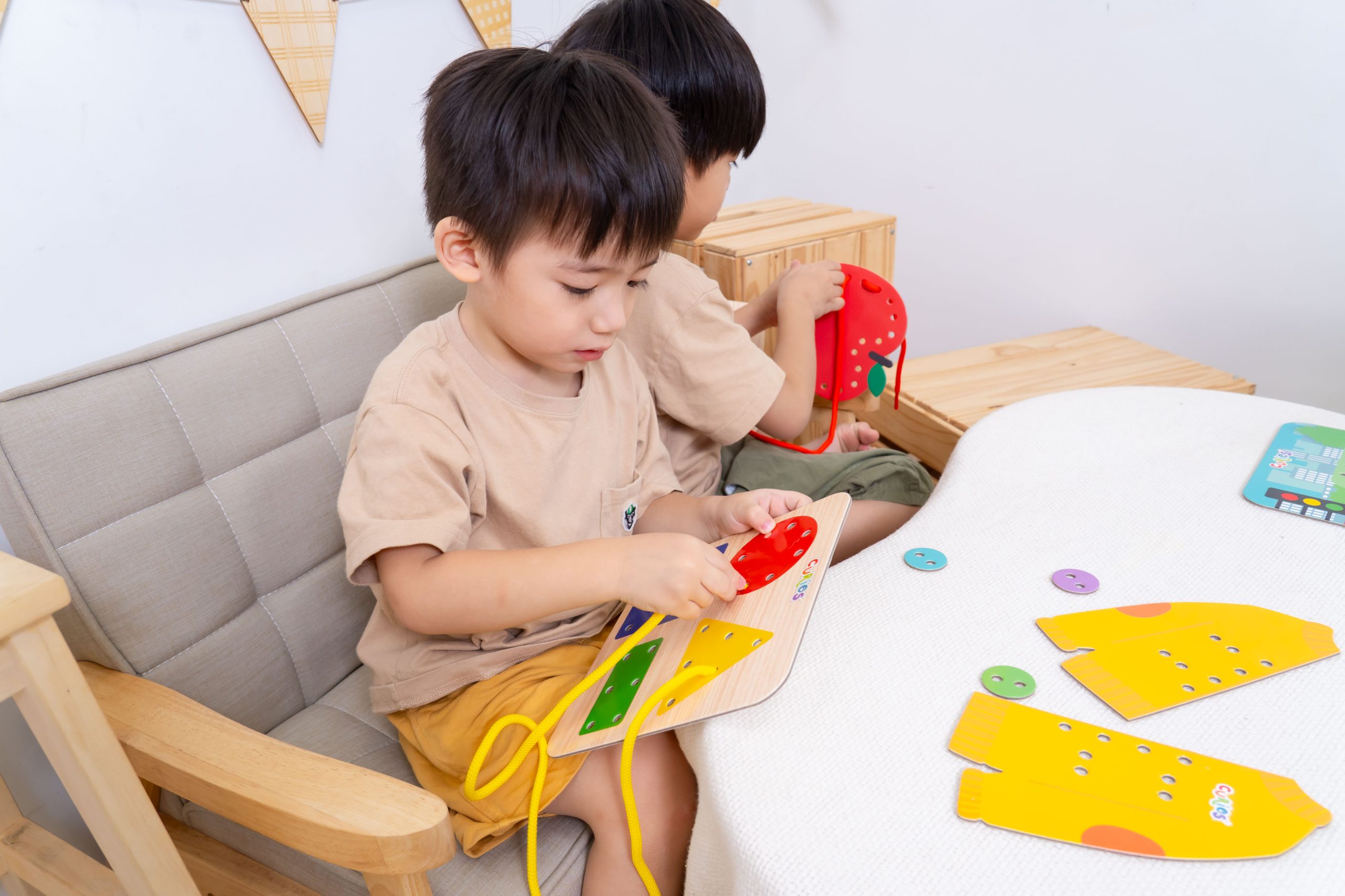 孩子玩得開心、學得更快！【Curios認知圖卡、配對拼圖、學習遊戲盒】茜茜獨家送音檔