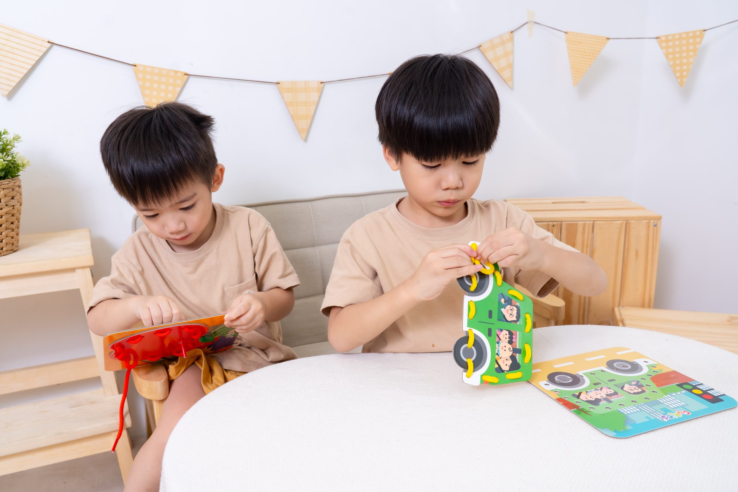 孩子玩得開心、學得更快！【Curios認知圖卡、配對拼圖、學習遊戲盒】茜茜獨家送音檔