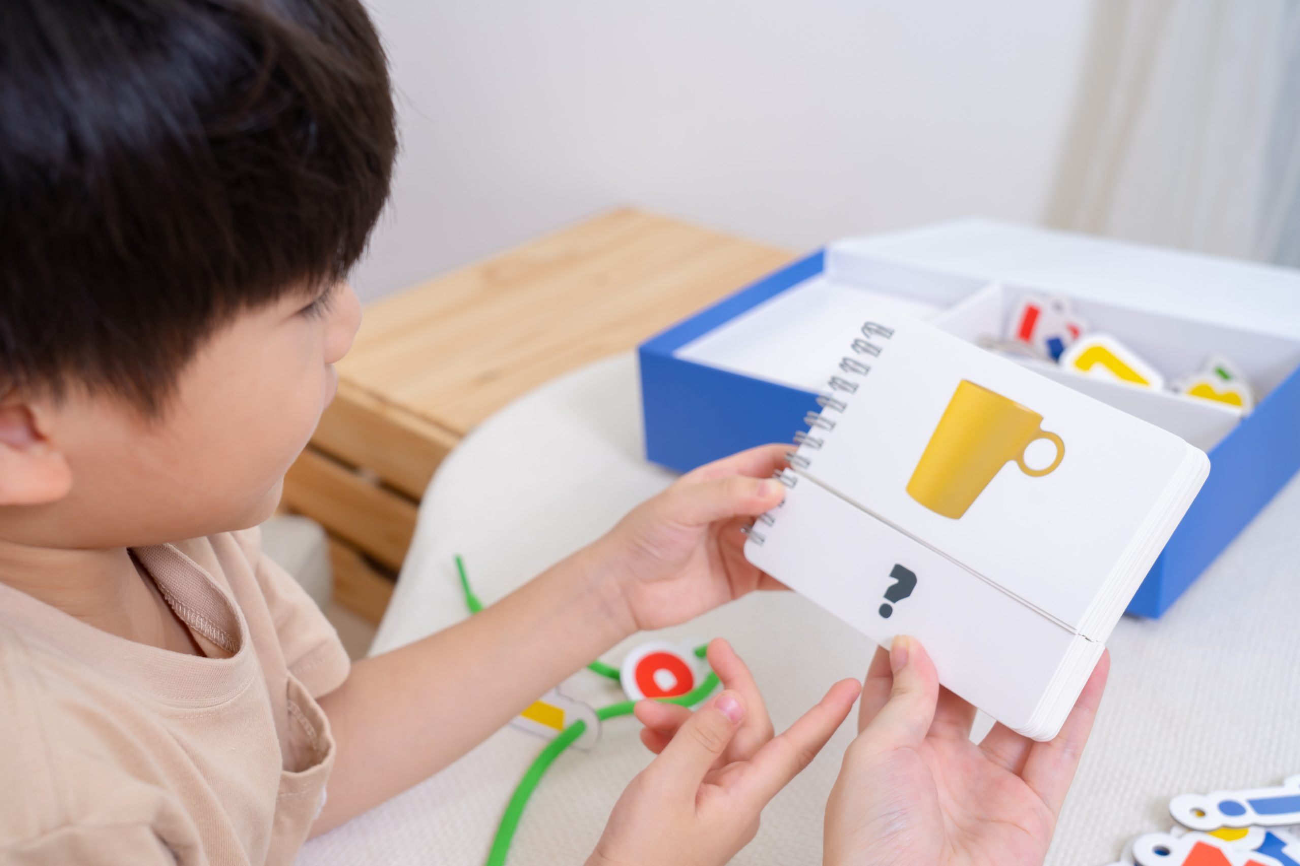 孩子玩得開心、學得更快！【Curios認知圖卡、配對拼圖、學習遊戲盒】茜茜獨家送音檔