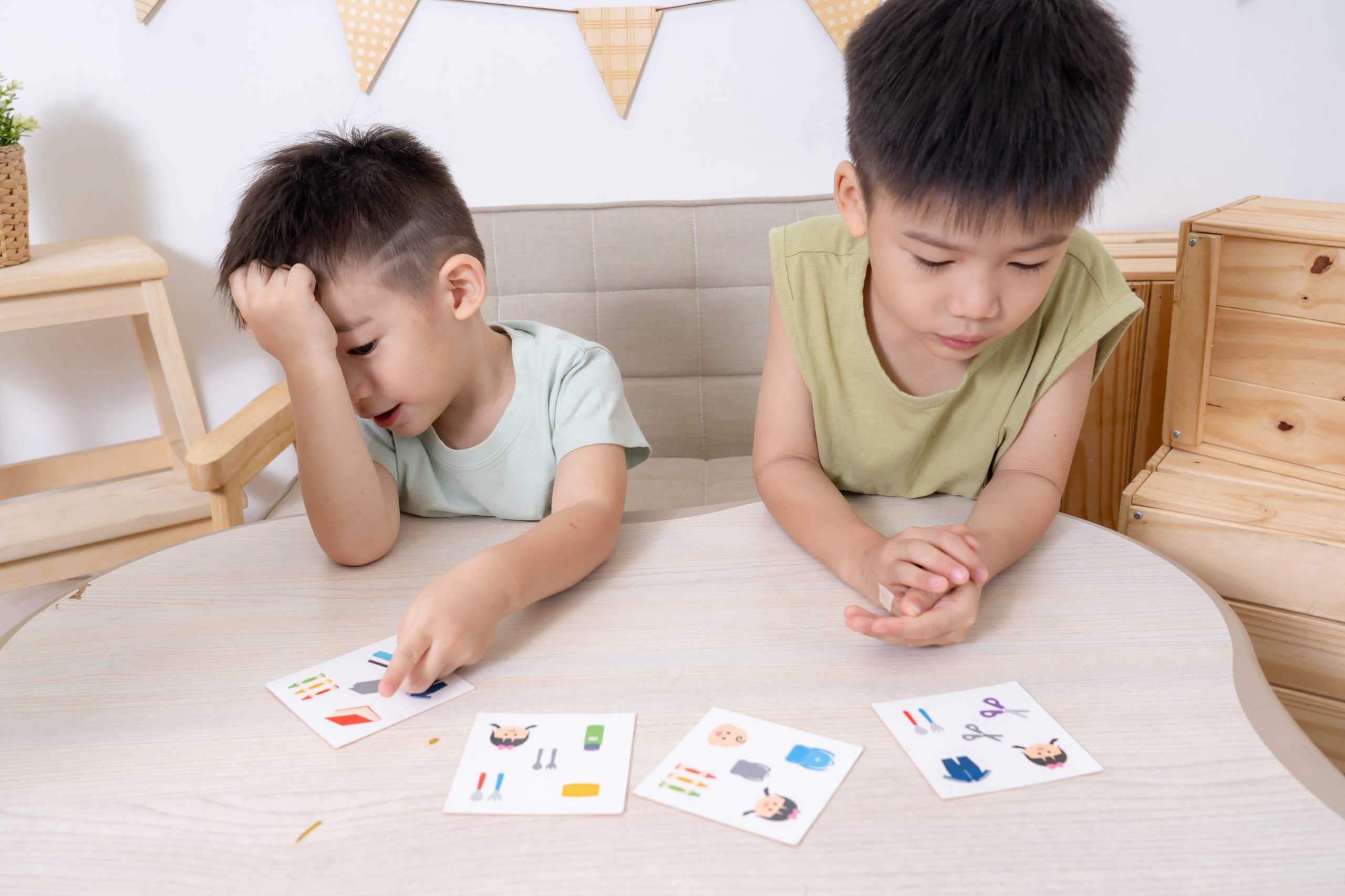 孩子玩得開心、學得更快！【Curios認知圖卡、配對拼圖、學習遊戲盒】茜茜獨家送音檔