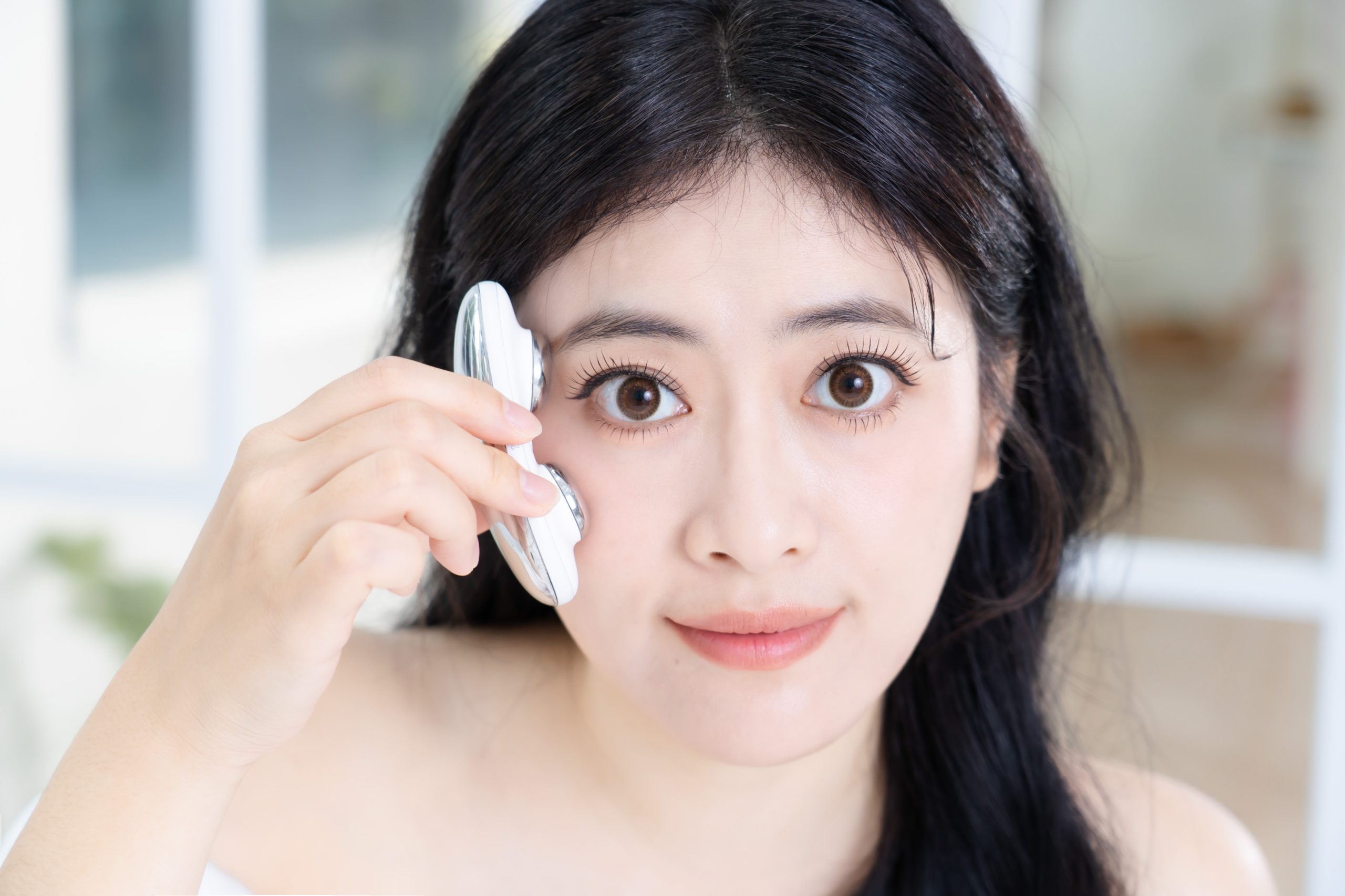 無痛也能拉升線條?【美國ZIIP HALO專利奈米微電流美膚儀】真的能讓臉Q彈、輪廓變立體嗎? 無痛也能拉升線條?【美國ZIIP HALO專利奈米微電流美膚儀】真的能讓臉Q彈、輪廓變立體嗎?