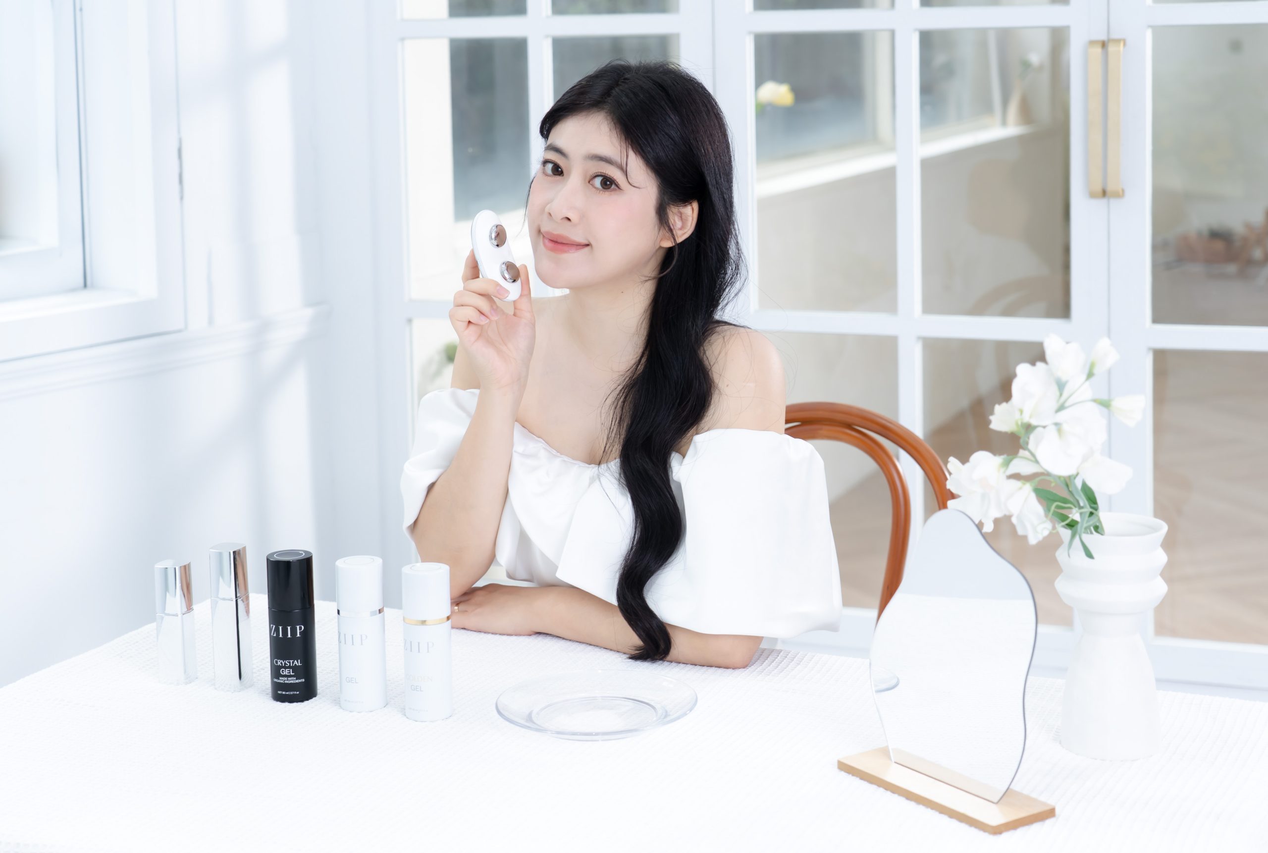 無痛也能拉升線條?【美國ZIIP HALO專利奈米微電流美膚儀】真的能讓臉Q彈、輪廓變立體嗎? 無痛也能拉升線條?【美國ZIIP HALO專利奈米微電流美膚儀】真的能讓臉Q彈、輪廓變立體嗎?