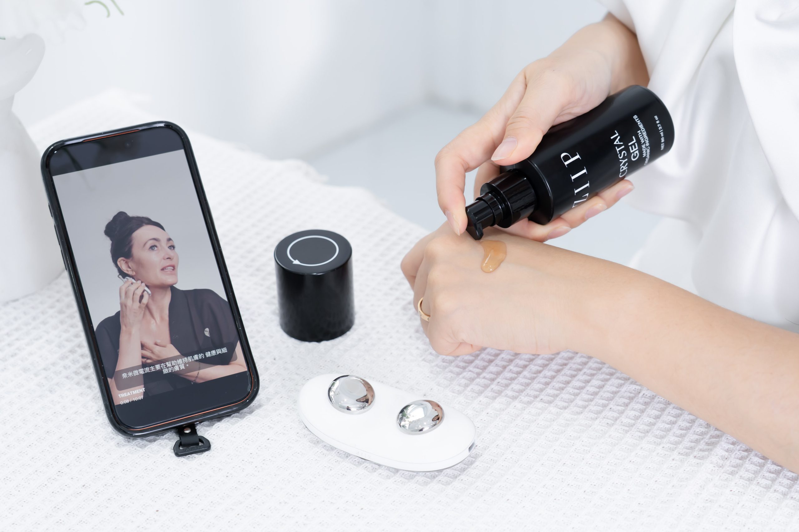 無痛也能拉升線條?【美國ZIIP HALO專利奈米微電流美膚儀】真的能讓臉Q彈、輪廓變立體嗎? 無痛也能拉升線條?【美國ZIIP HALO專利奈米微電流美膚儀】真的能讓臉Q彈、輪廓變立體嗎?