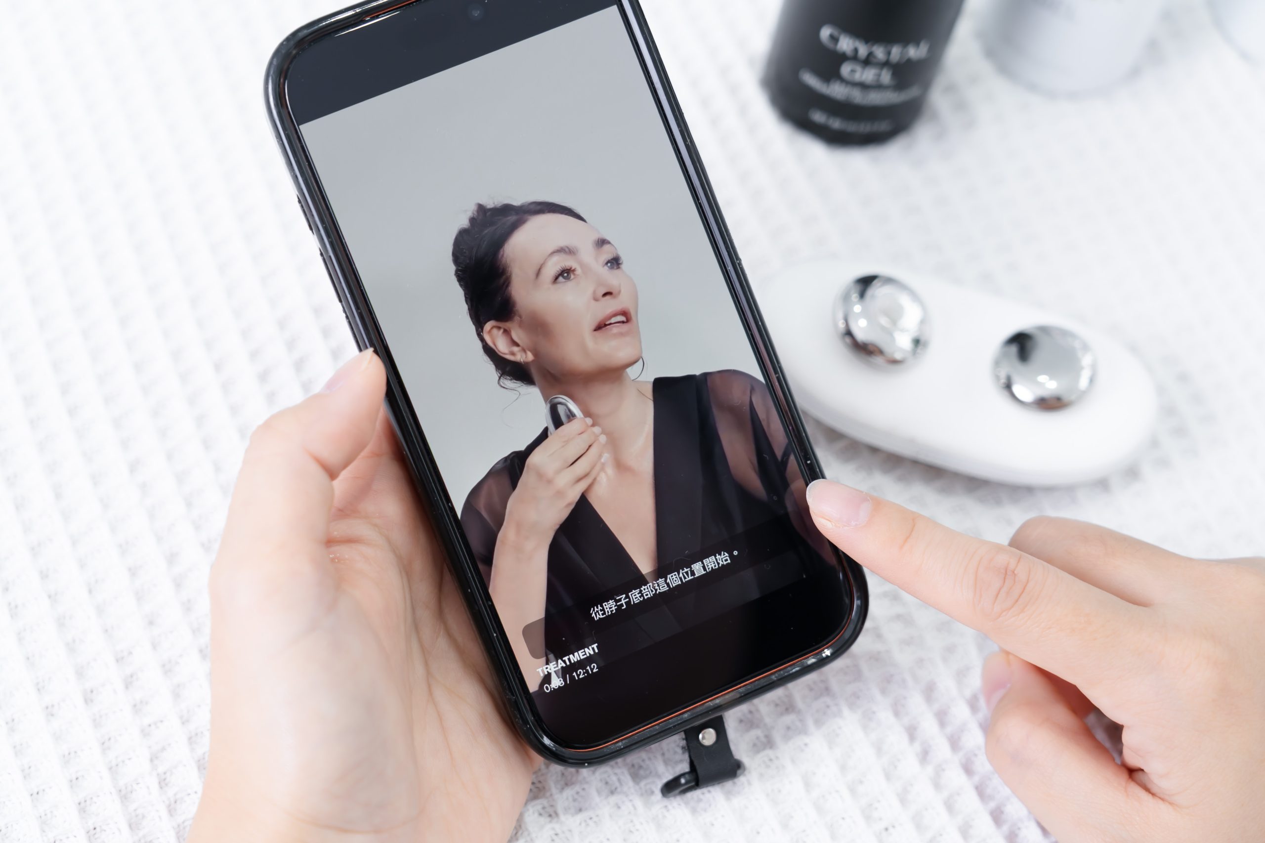 無痛也能拉升線條?【美國ZIIP HALO專利奈米微電流美膚儀】真的能讓臉Q彈、輪廓變立體嗎? 無痛也能拉升線條?【美國ZIIP HALO專利奈米微電流美膚儀】真的能讓臉Q彈、輪廓變立體嗎?