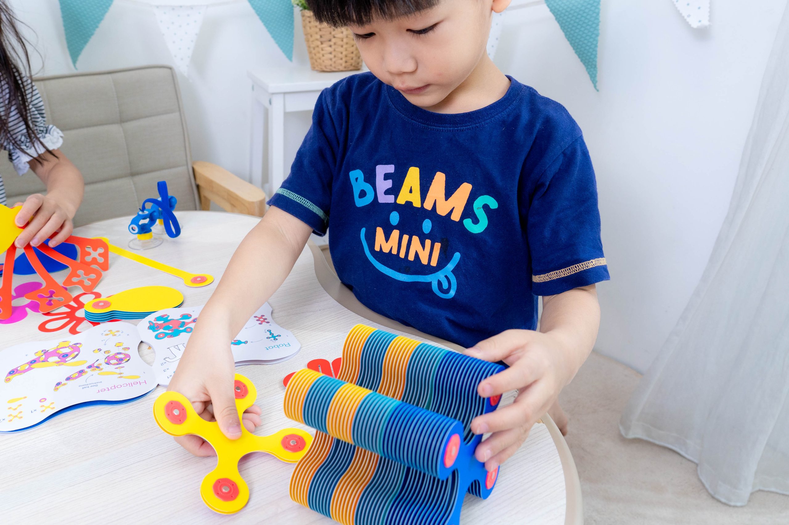 磁力片新玩法【美國Clixo創樂多磁力片:不只2D平面,還能3D變化+戴上身】史上最讚茜茜獨家套組~孩子超愛! 磁力片新玩法【美國Clixo創樂多磁力片:不只2D平面,還能3D變化+戴上身】史上最讚茜茜獨家套組~孩子超愛!