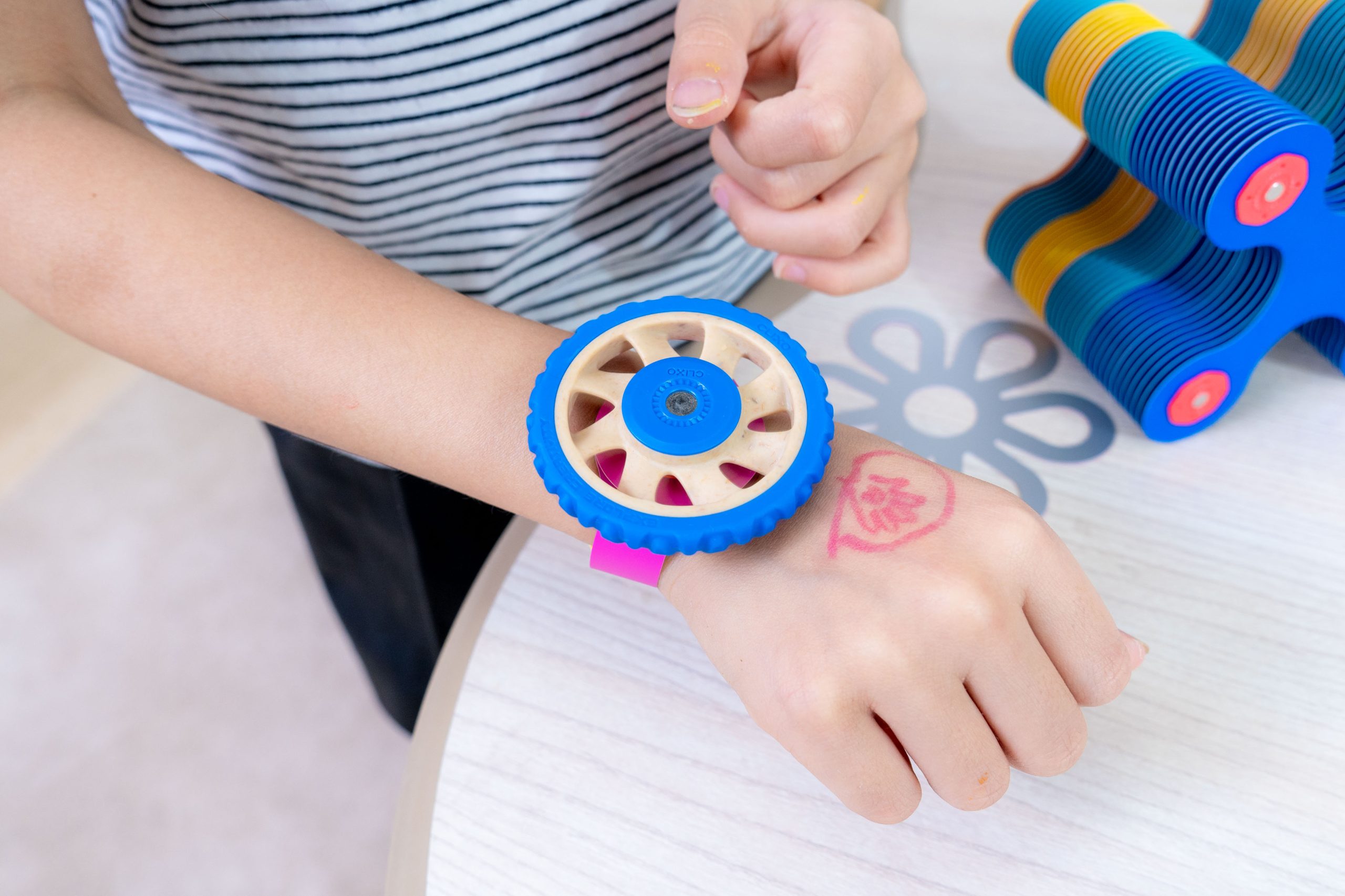 磁力片新玩法【美國Clixo創樂多磁力片:不只2D平面,還能3D變化+戴上身】史上最讚茜茜獨家套組~孩子超愛! 磁力片新玩法【美國Clixo創樂多磁力片:不只2D平面,還能3D變化+戴上身】史上最讚茜茜獨家套組~孩子超愛!