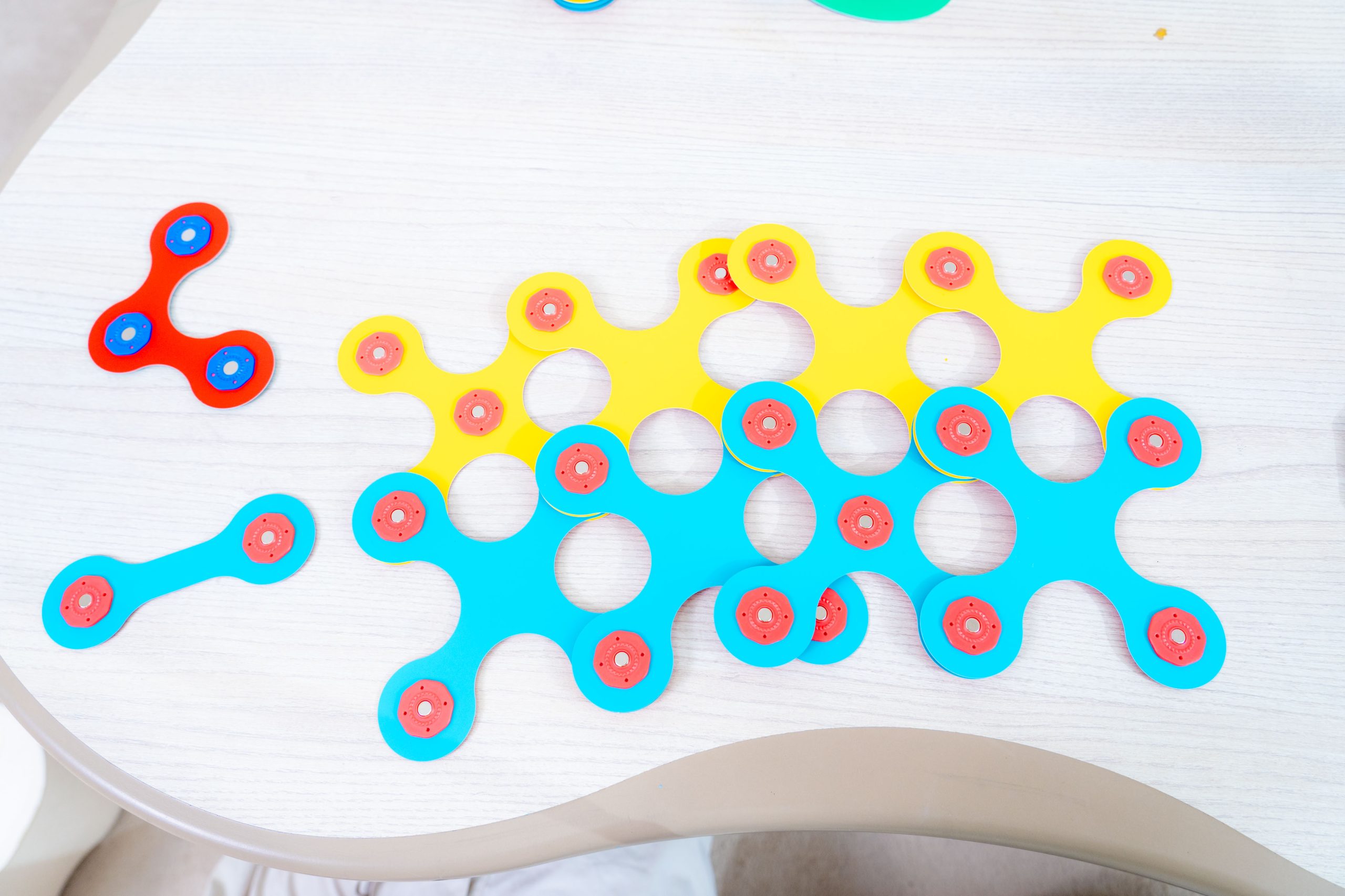 磁力片新玩法【美國Clixo創樂多磁力片:不只2D平面,還能3D變化+戴上身】史上最讚茜茜獨家套組~孩子超愛! 磁力片新玩法【美國Clixo創樂多磁力片:不只2D平面,還能3D變化+戴上身】史上最讚茜茜獨家套組~孩子超愛!