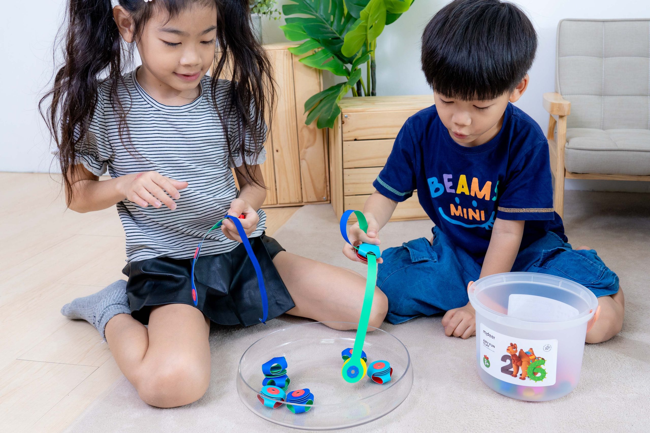 磁力片新玩法【美國Clixo創樂多磁力片:不只2D平面,還能3D變化+戴上身】史上最讚茜茜獨家套組~孩子超愛! 磁力片新玩法【美國Clixo創樂多磁力片:不只2D平面,還能3D變化+戴上身】史上最讚茜茜獨家套組~孩子超愛!