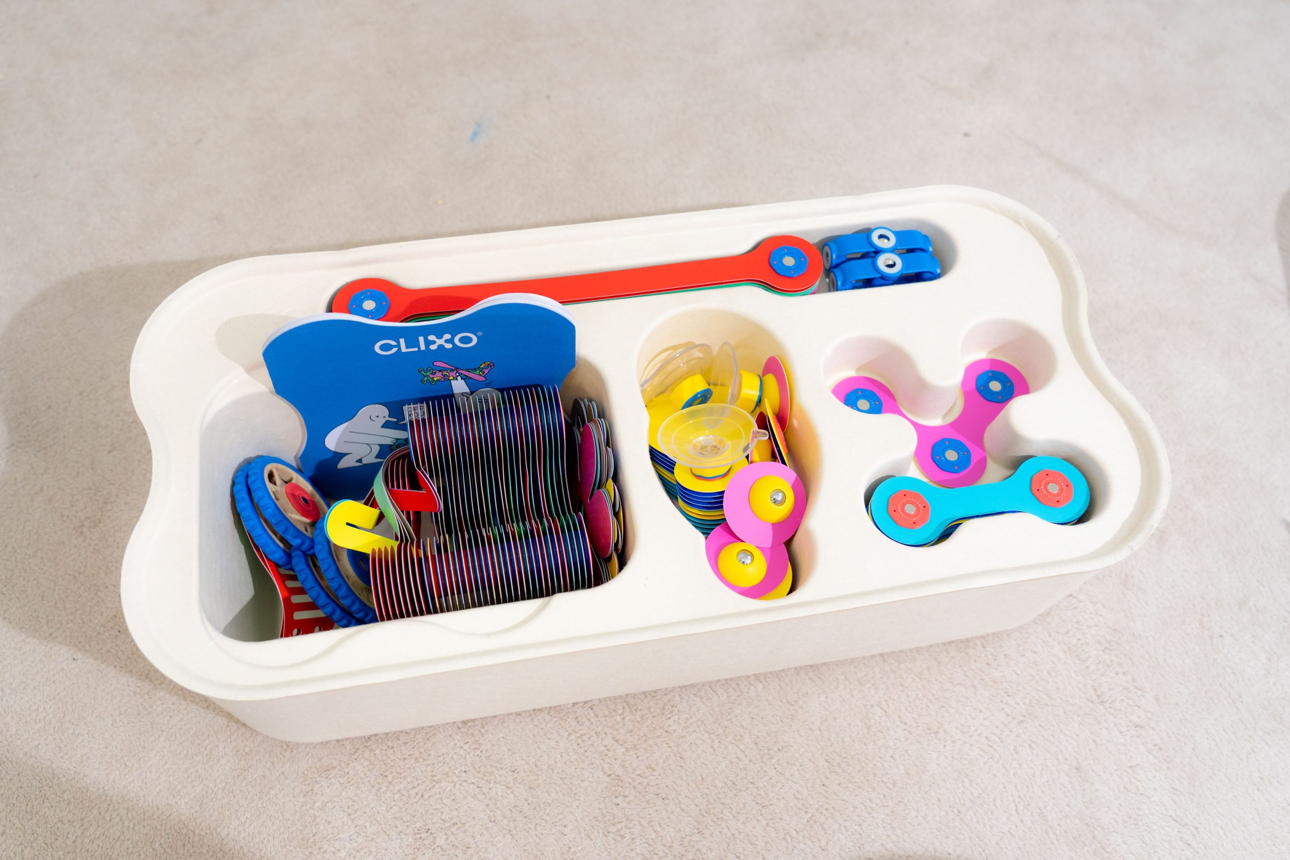 磁力片新玩法【美國Clixo創樂多磁力片:不只2D平面,還能3D變化+戴上身】史上最讚茜茜獨家套組~孩子超愛! 磁力片新玩法【美國Clixo創樂多磁力片:不只2D平面,還能3D變化+戴上身】史上最讚茜茜獨家套組~孩子超愛!