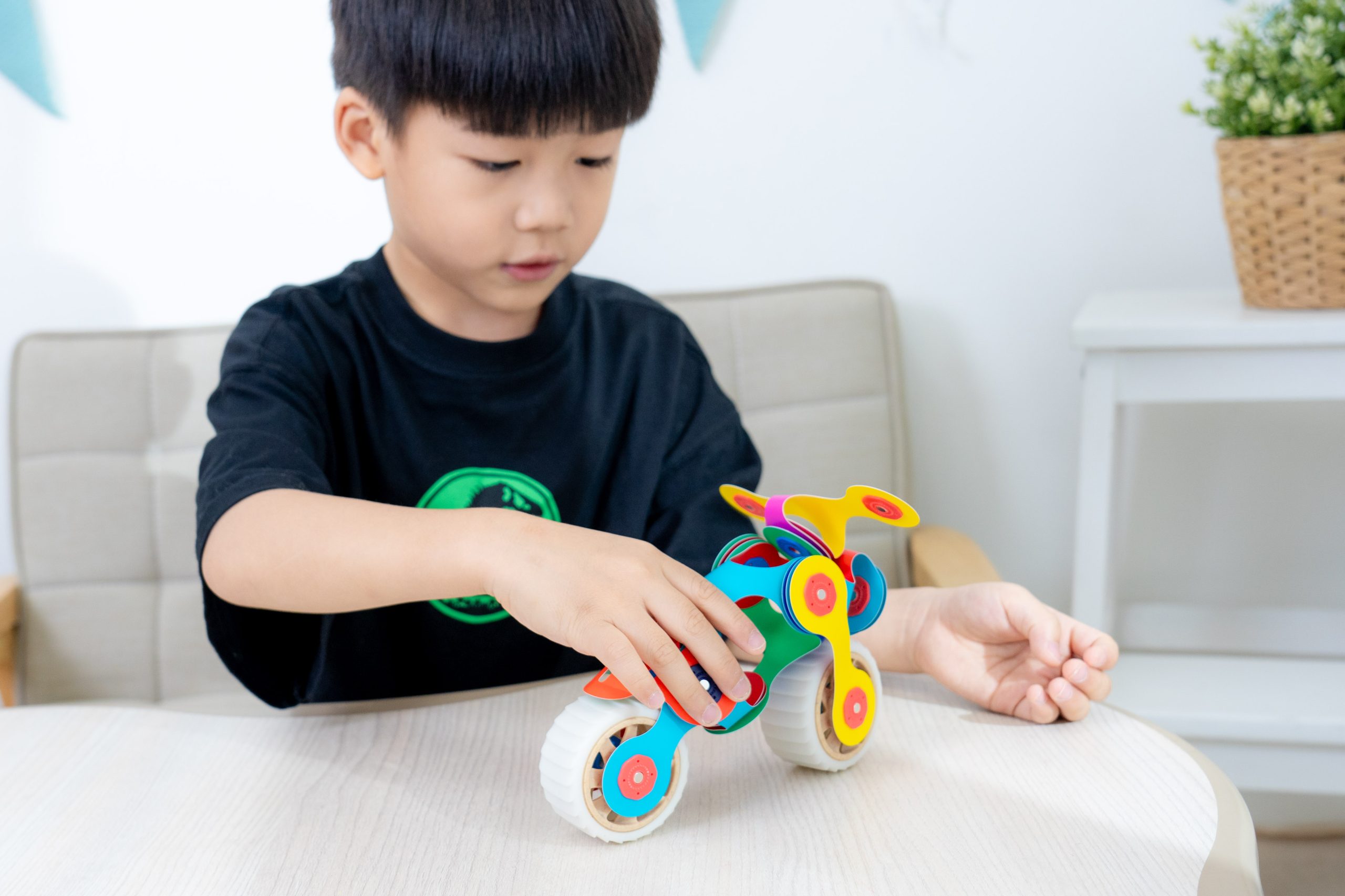 磁力片新玩法【美國Clixo創樂多磁力片:不只2D平面,還能3D變化+戴上身】史上最讚茜茜獨家套組~孩子超愛! 磁力片新玩法【美國Clixo創樂多磁力片:不只2D平面,還能3D變化+戴上身】史上最讚茜茜獨家套組~孩子超愛!