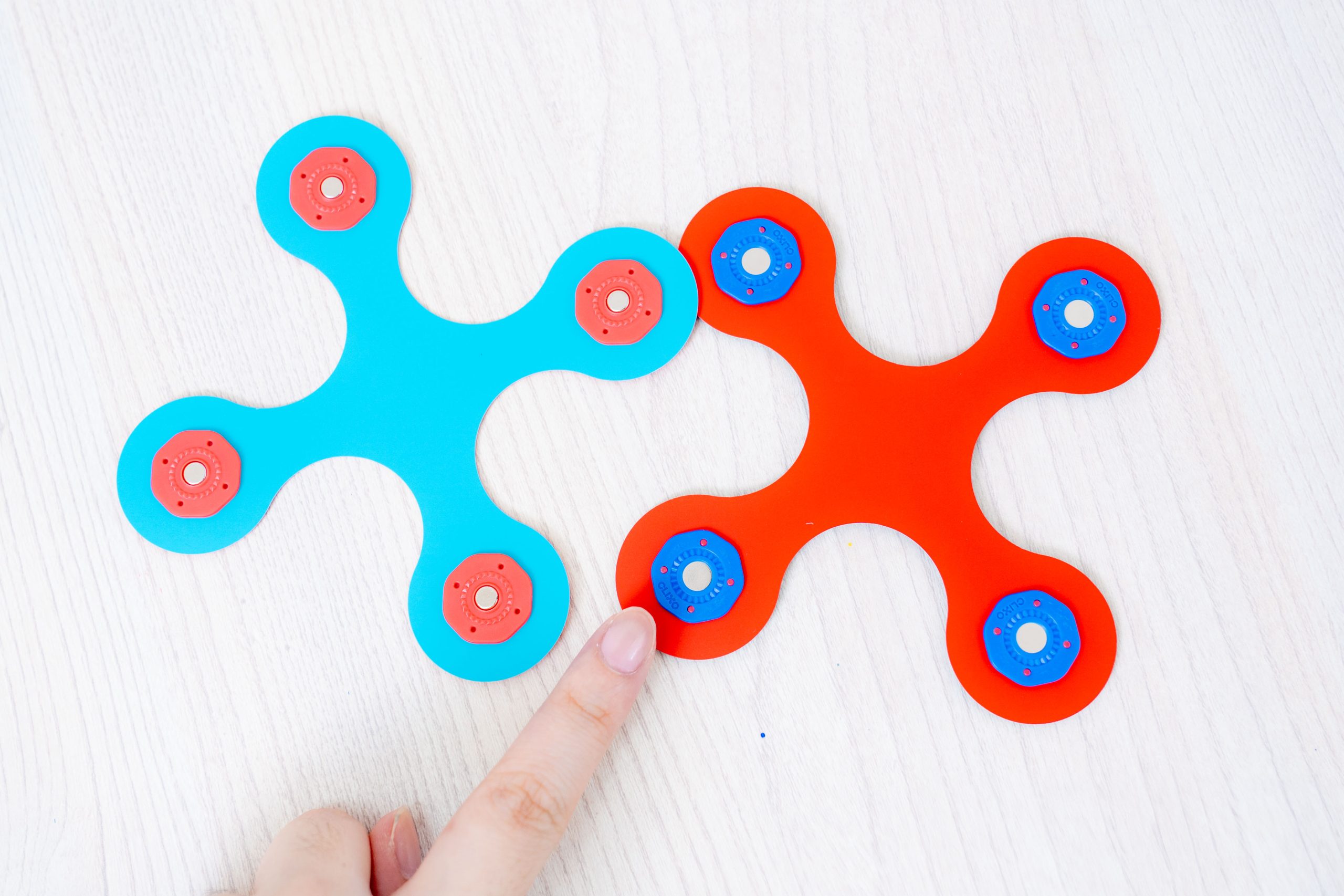 磁力片新玩法【美國Clixo創樂多磁力片:不只2D平面,還能3D變化+戴上身】史上最讚茜茜獨家套組~孩子超愛! 磁力片新玩法【美國Clixo創樂多磁力片:不只2D平面,還能3D變化+戴上身】史上最讚茜茜獨家套組~孩子超愛!