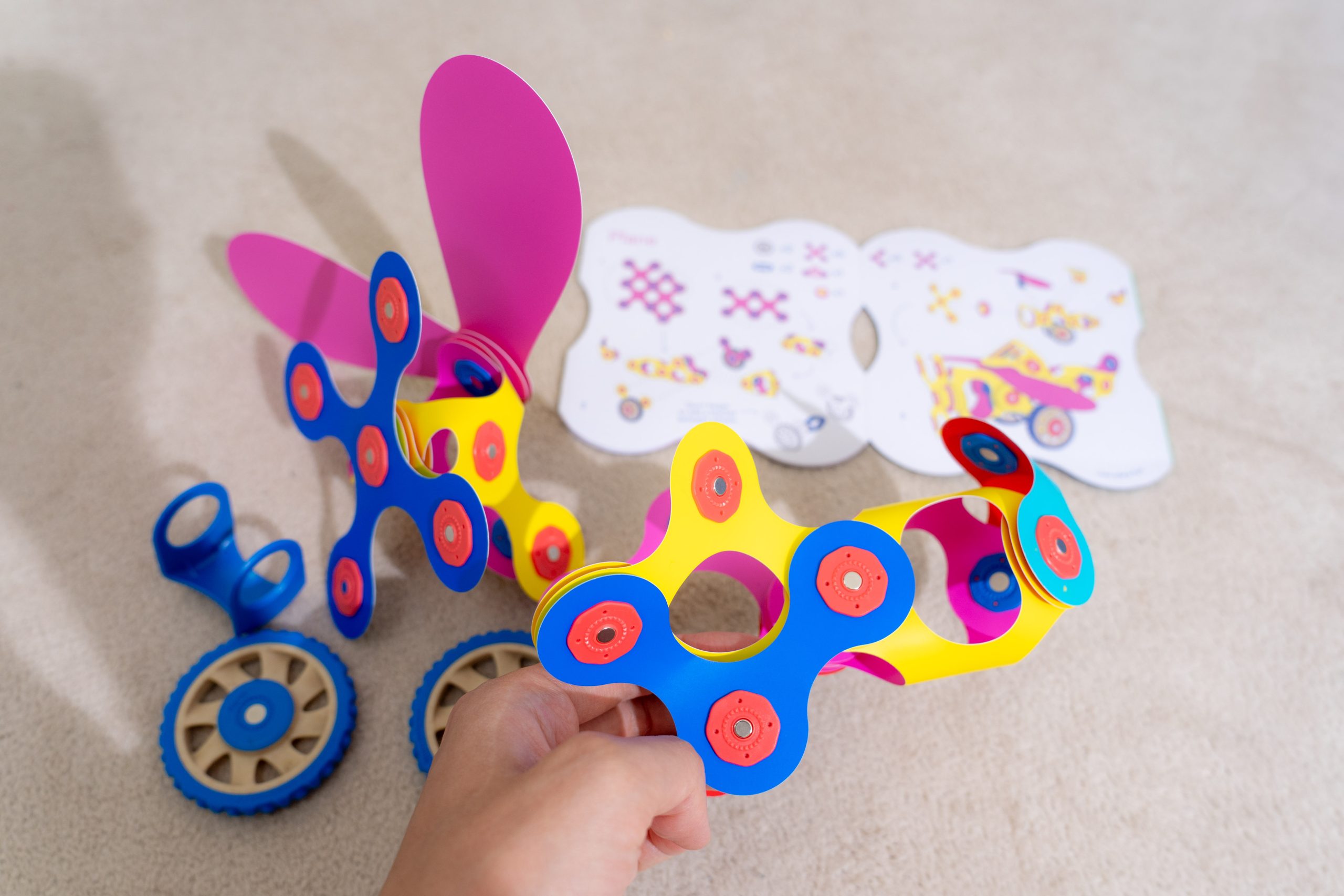 磁力片新玩法【美國Clixo創樂多磁力片:不只2D平面,還能3D變化+戴上身】史上最讚茜茜獨家套組~孩子超愛! 磁力片新玩法【美國Clixo創樂多磁力片:不只2D平面,還能3D變化+戴上身】史上最讚茜茜獨家套組~孩子超愛!