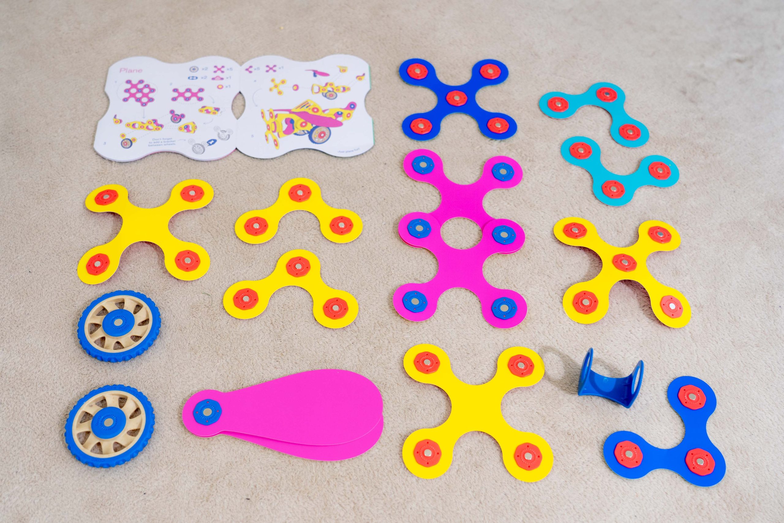 磁力片新玩法【美國Clixo創樂多磁力片:不只2D平面,還能3D變化+戴上身】史上最讚茜茜獨家套組~孩子超愛! 磁力片新玩法【美國Clixo創樂多磁力片:不只2D平面,還能3D變化+戴上身】史上最讚茜茜獨家套組~孩子超愛!