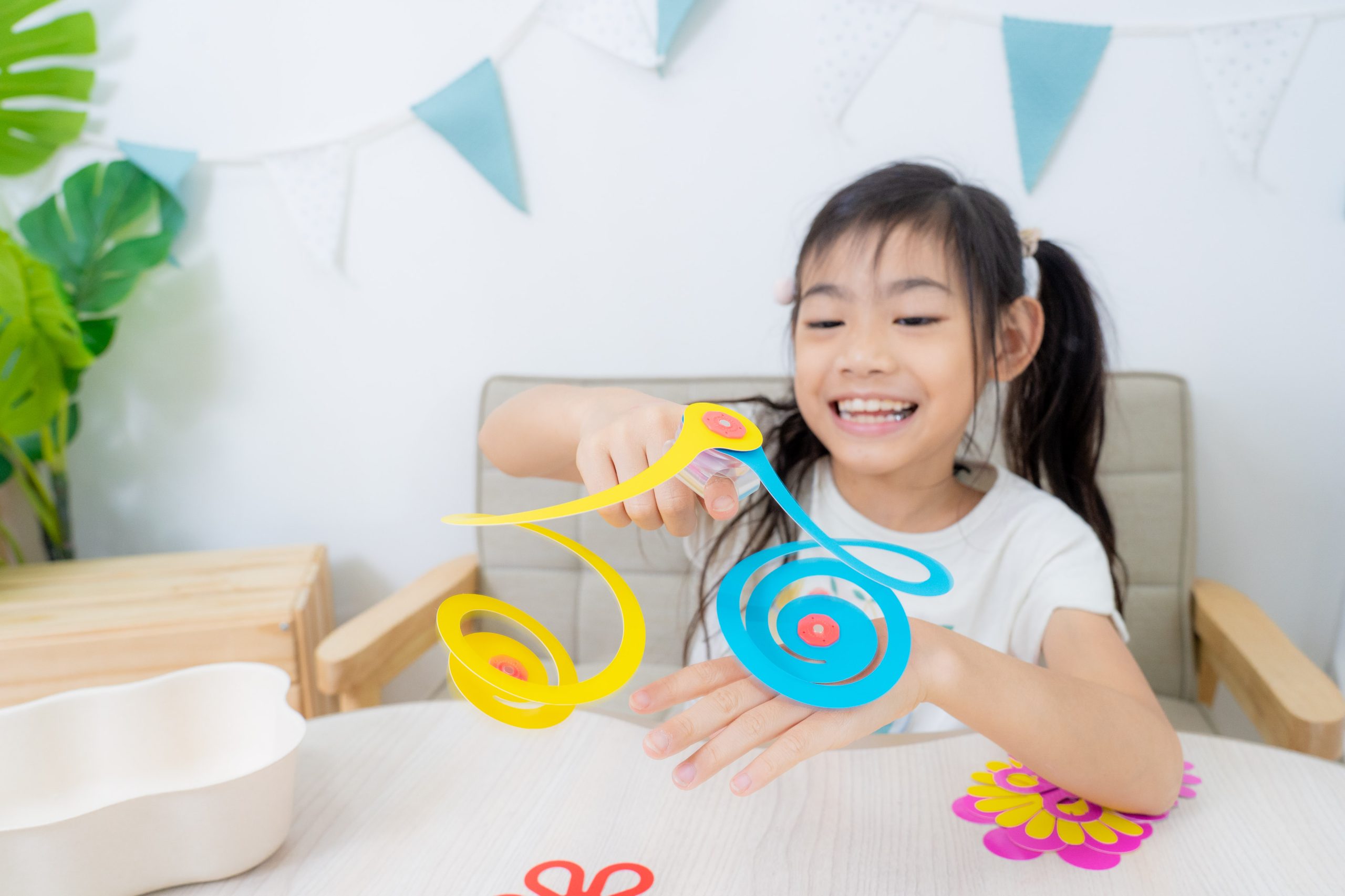 磁力片新玩法【美國Clixo創樂多磁力片:不只2D平面,還能3D變化+戴上身】史上最讚茜茜獨家套組~孩子超愛! 磁力片新玩法【美國Clixo創樂多磁力片:不只2D平面,還能3D變化+戴上身】史上最讚茜茜獨家套組~孩子超愛!