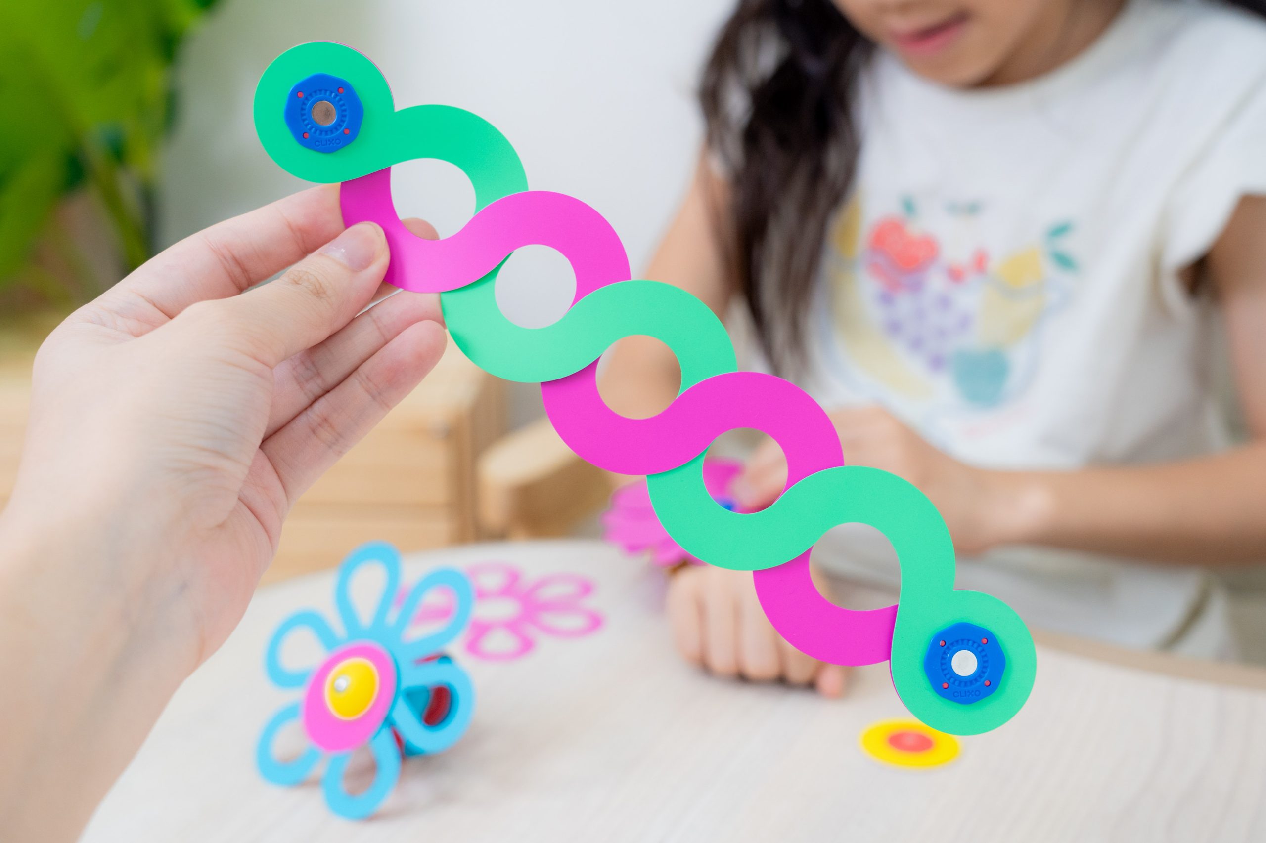 磁力片新玩法【美國Clixo創樂多磁力片:不只2D平面,還能3D變化+戴上身】史上最讚茜茜獨家套組~孩子超愛! 磁力片新玩法【美國Clixo創樂多磁力片:不只2D平面,還能3D變化+戴上身】史上最讚茜茜獨家套組~孩子超愛!