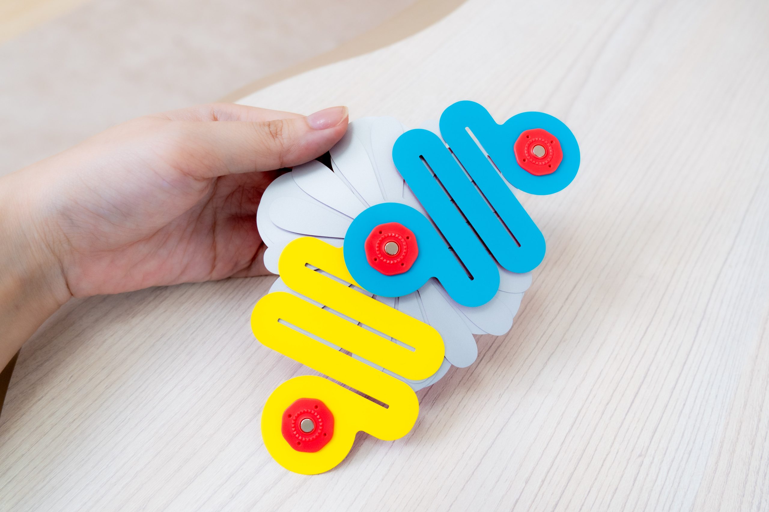 磁力片新玩法【美國Clixo創樂多磁力片:不只2D平面,還能3D變化+戴上身】史上最讚茜茜獨家套組~孩子超愛! 磁力片新玩法【美國Clixo創樂多磁力片:不只2D平面,還能3D變化+戴上身】史上最讚茜茜獨家套組~孩子超愛!