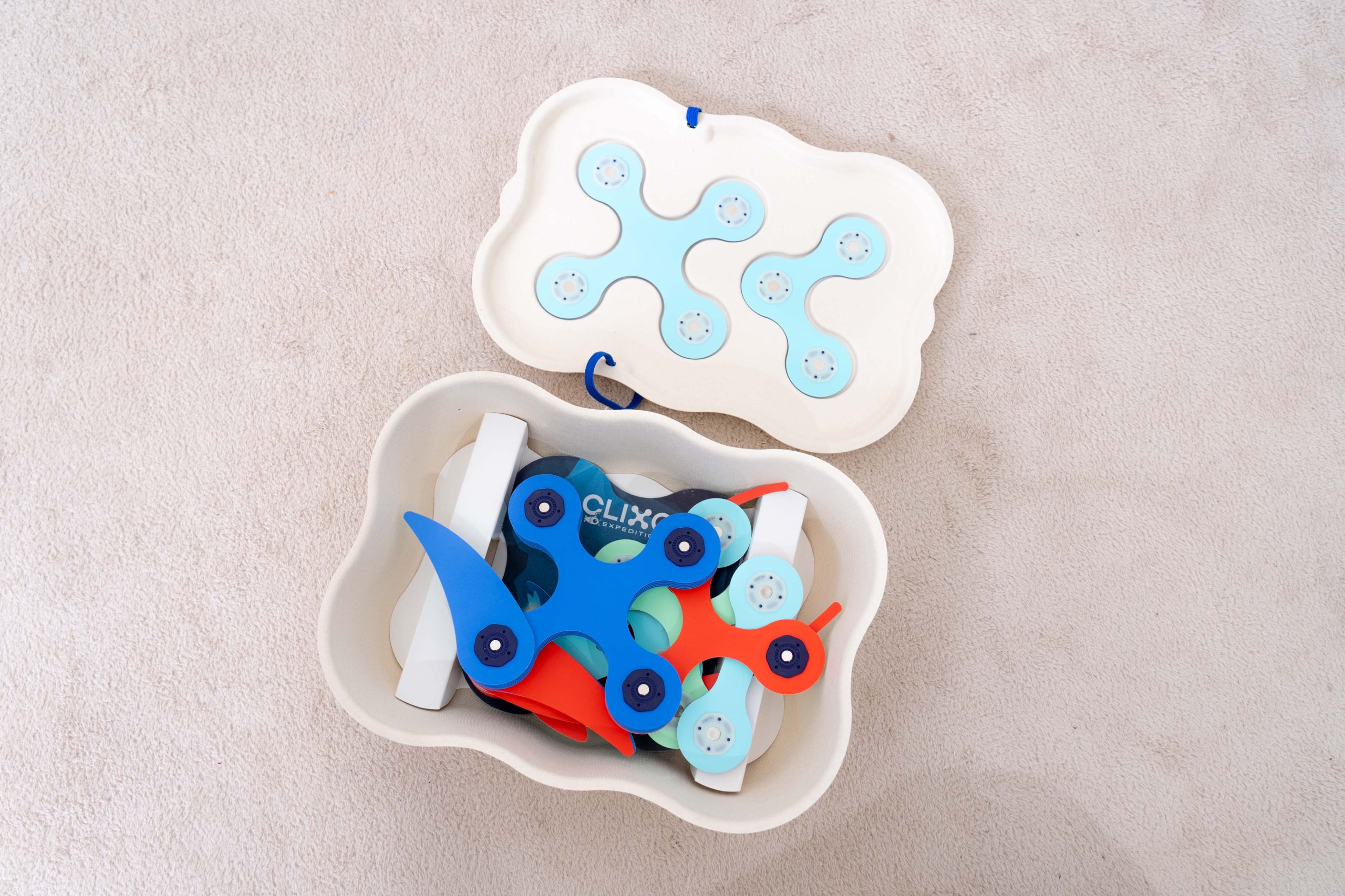 磁力片新玩法【美國Clixo創樂多磁力片:不只2D平面,還能3D變化+戴上身】史上最讚茜茜獨家套組~孩子超愛! 磁力片新玩法【美國Clixo創樂多磁力片:不只2D平面,還能3D變化+戴上身】史上最讚茜茜獨家套組~孩子超愛!