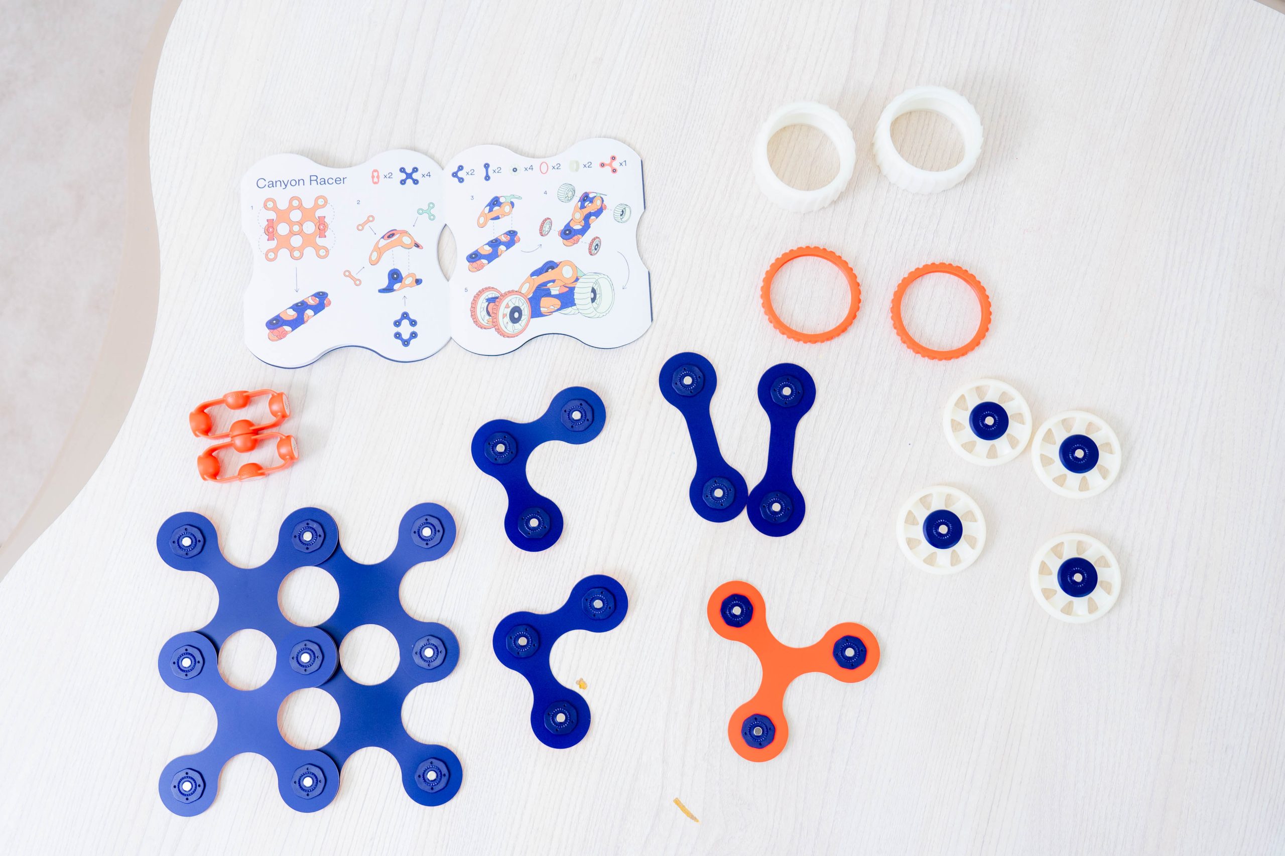 磁力片新玩法【美國Clixo創樂多磁力片:不只2D平面,還能3D變化+戴上身】史上最讚茜茜獨家套組~孩子超愛! 磁力片新玩法【美國Clixo創樂多磁力片:不只2D平面,還能3D變化+戴上身】史上最讚茜茜獨家套組~孩子超愛!