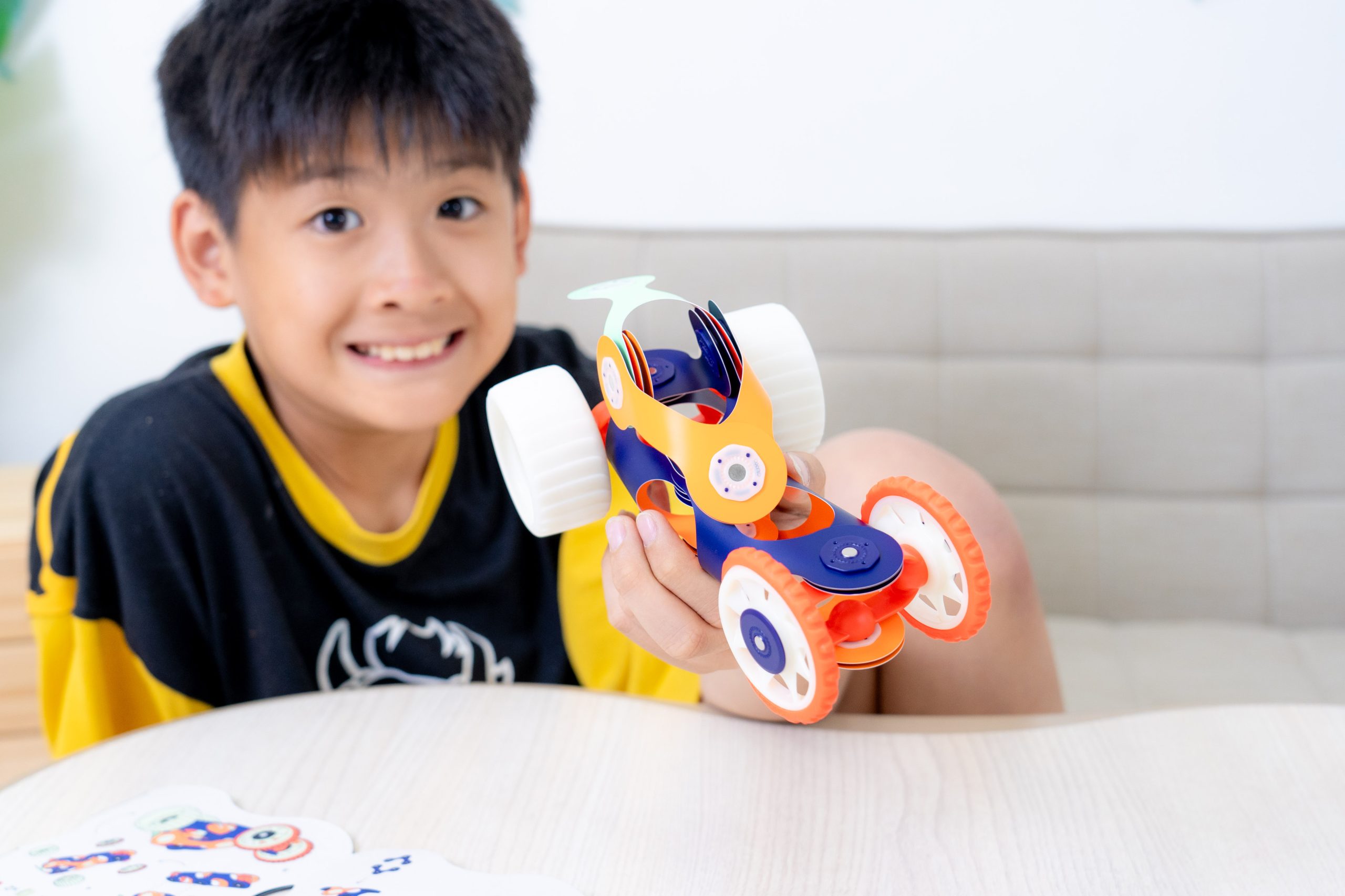 磁力片新玩法【美國Clixo創樂多磁力片:不只2D平面,還能3D變化+戴上身】史上最讚茜茜獨家套組~孩子超愛! 磁力片新玩法【美國Clixo創樂多磁力片:不只2D平面,還能3D變化+戴上身】史上最讚茜茜獨家套組~孩子超愛!