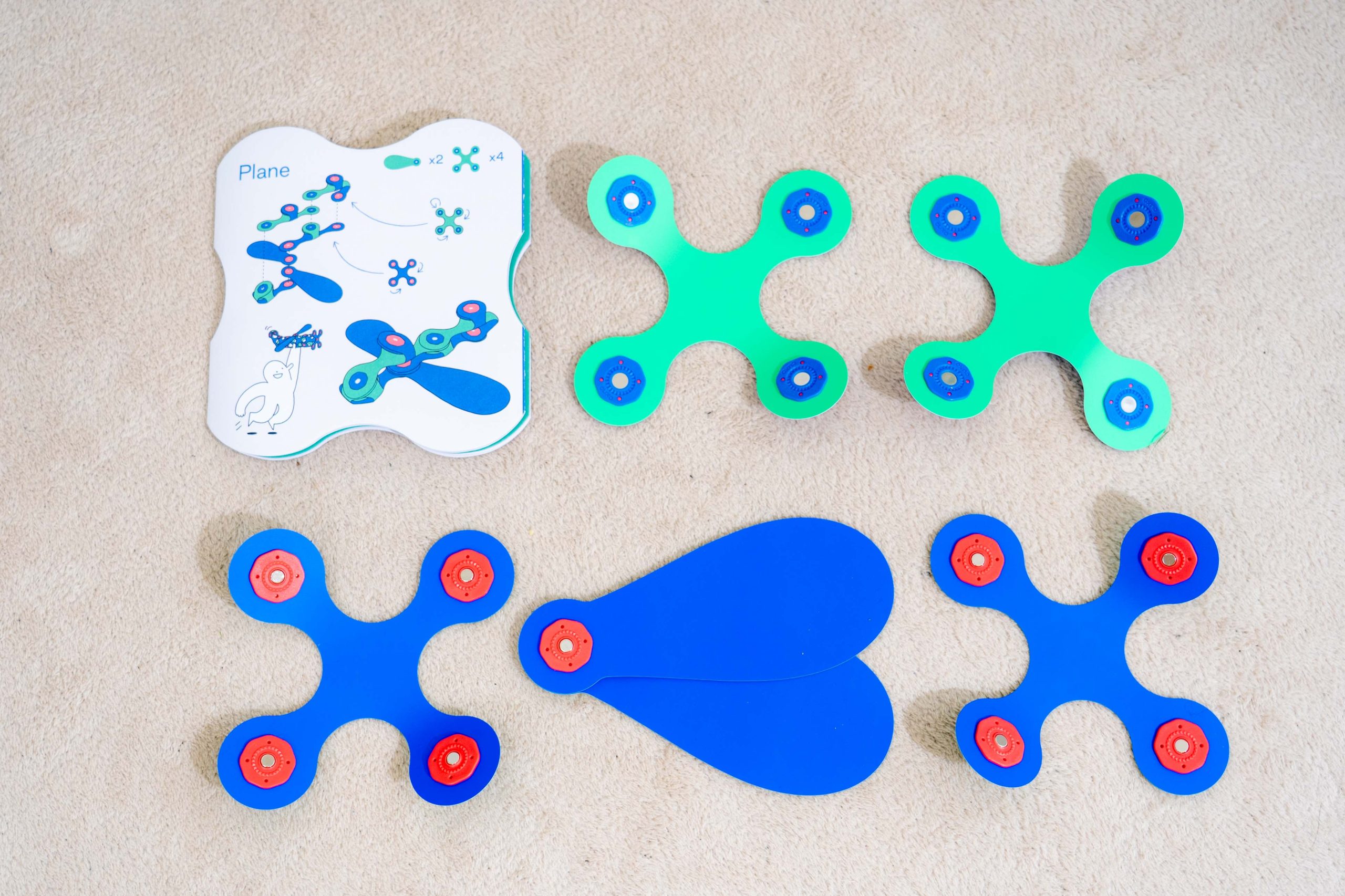 磁力片新玩法【美國Clixo創樂多磁力片:不只2D平面,還能3D變化+戴上身】史上最讚茜茜獨家套組~孩子超愛! 磁力片新玩法【美國Clixo創樂多磁力片:不只2D平面,還能3D變化+戴上身】史上最讚茜茜獨家套組~孩子超愛!