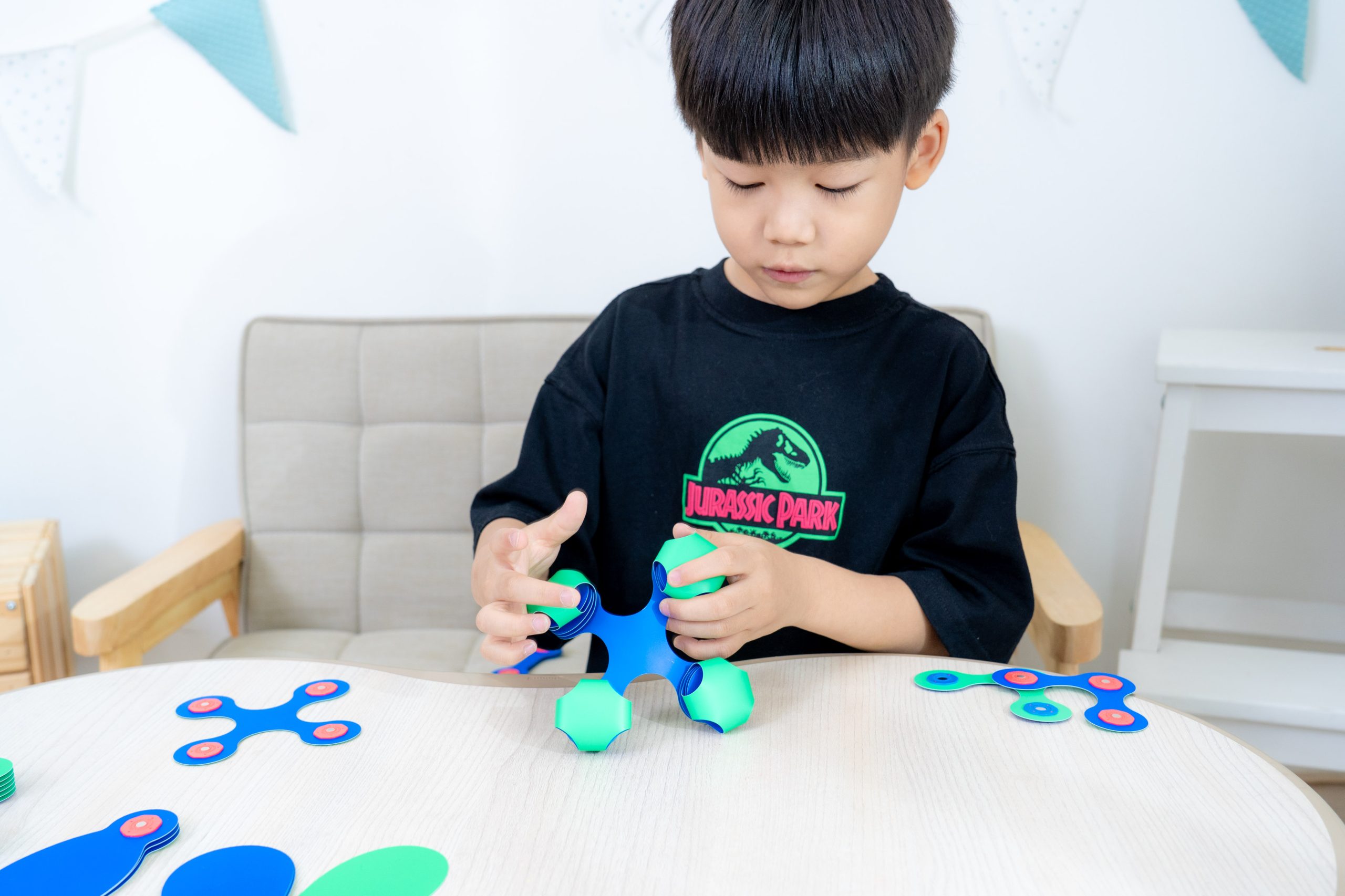 磁力片新玩法【美國Clixo創樂多磁力片:不只2D平面,還能3D變化+戴上身】史上最讚茜茜獨家套組~孩子超愛! 磁力片新玩法【美國Clixo創樂多磁力片:不只2D平面,還能3D變化+戴上身】史上最讚茜茜獨家套組~孩子超愛!